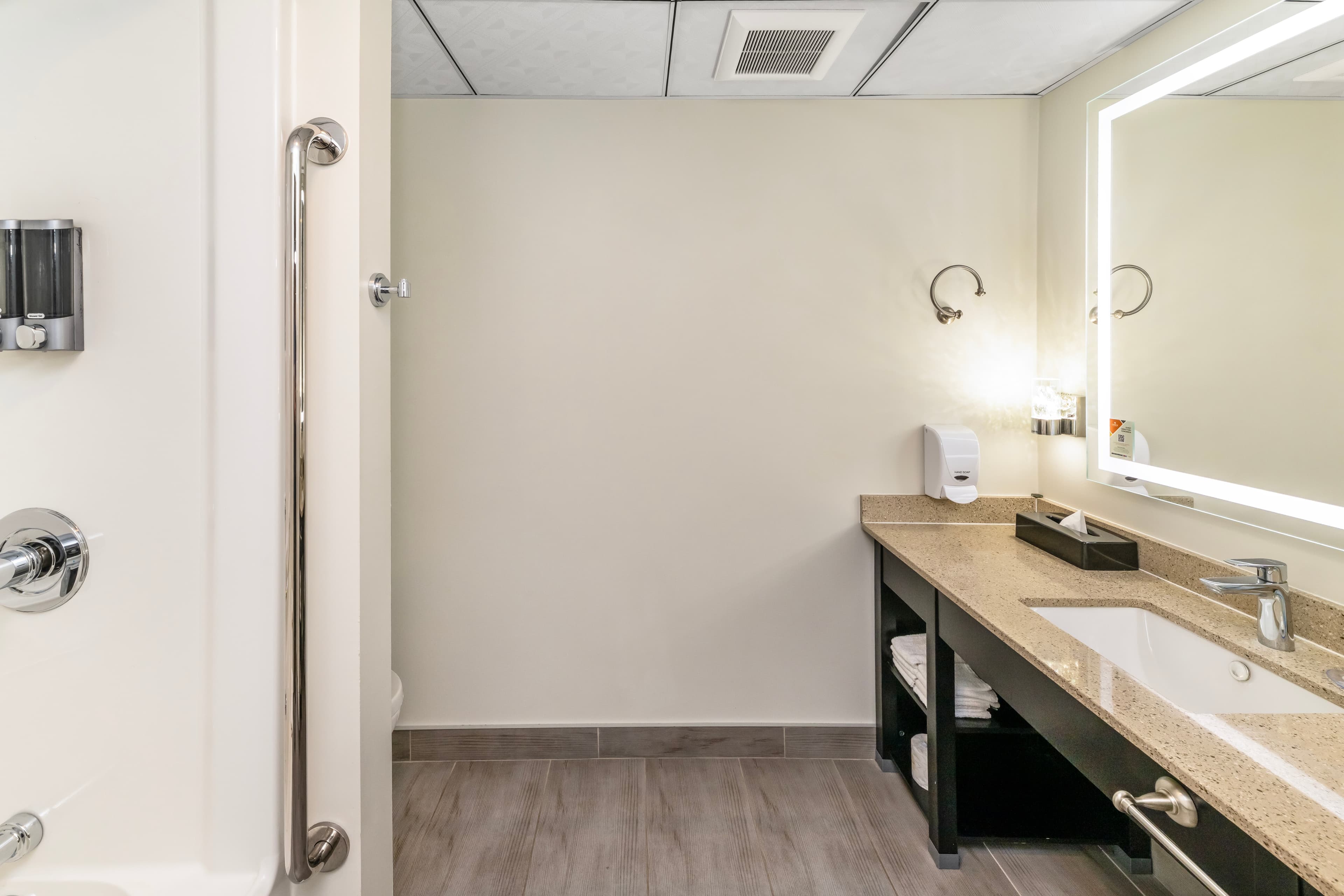 Quality Inn Sunshine Suites — 29