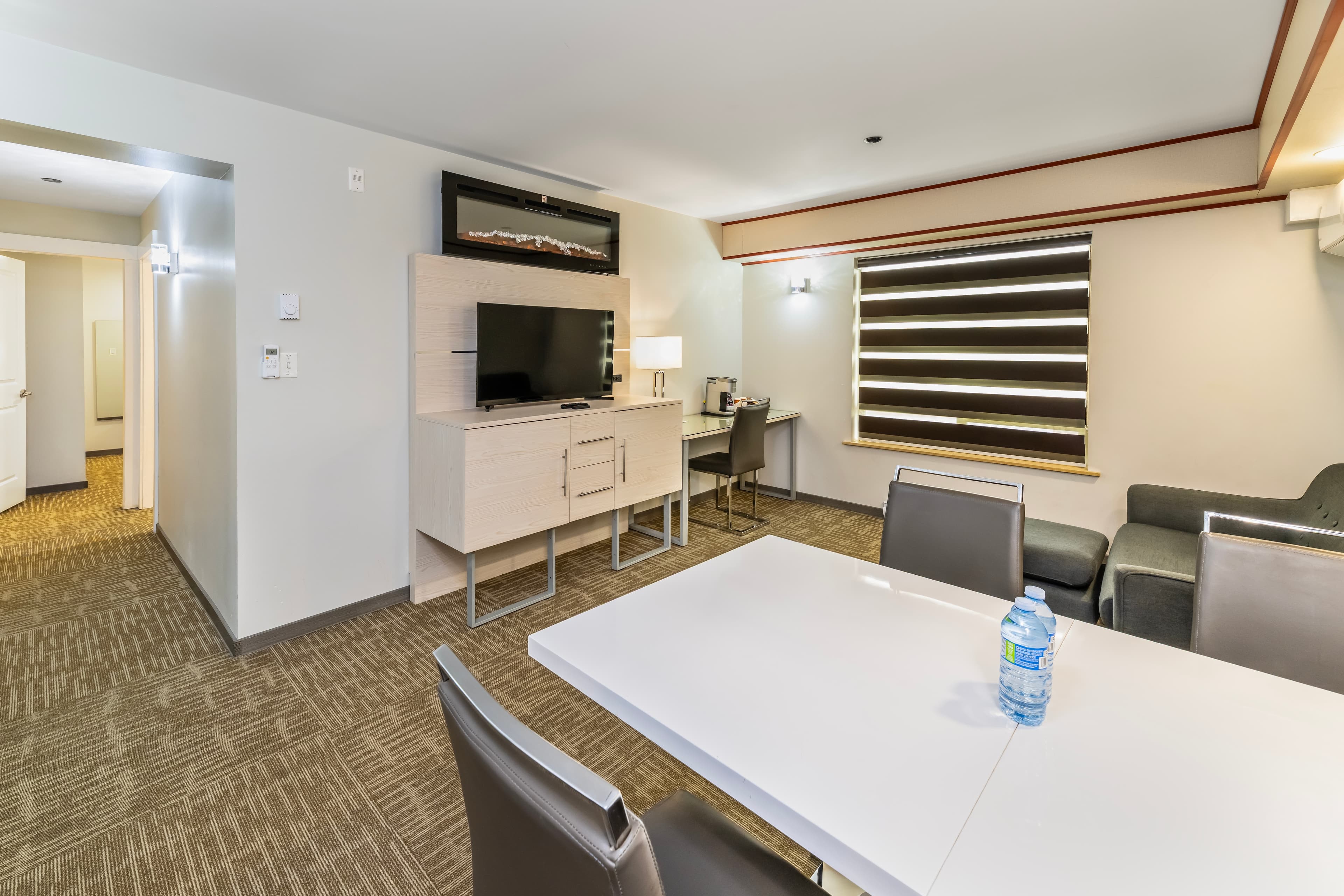 Quality Inn Sunshine Suites — 32
