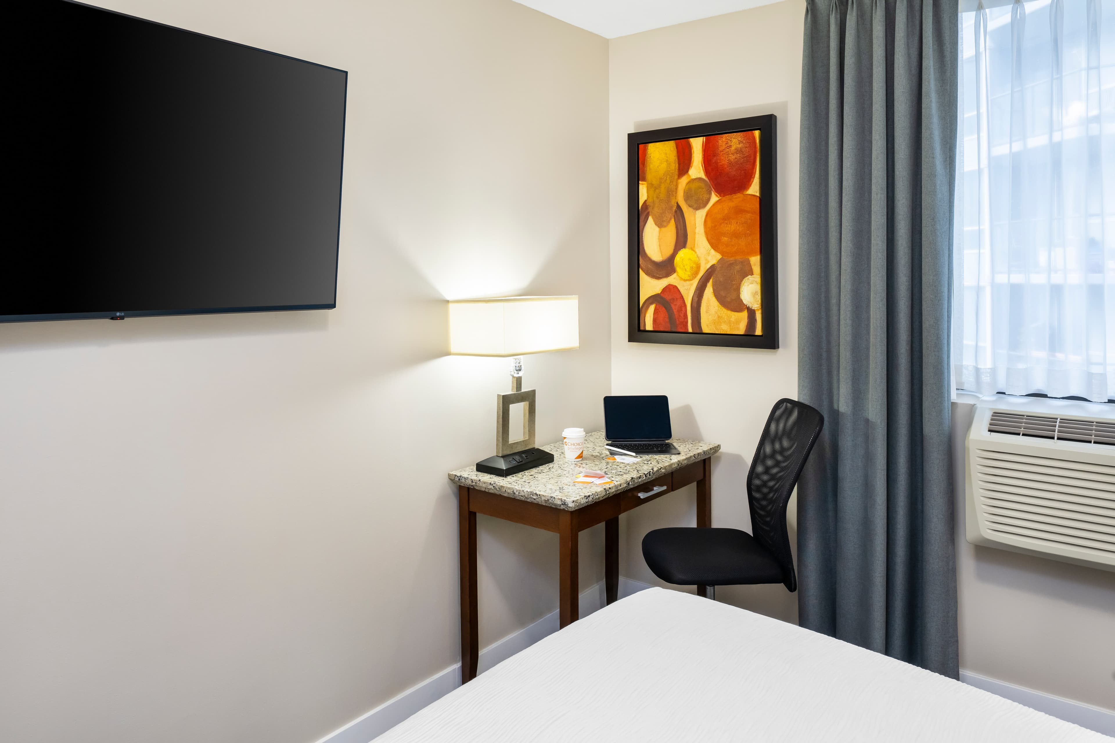 Quality Inn & Suites - Image 3