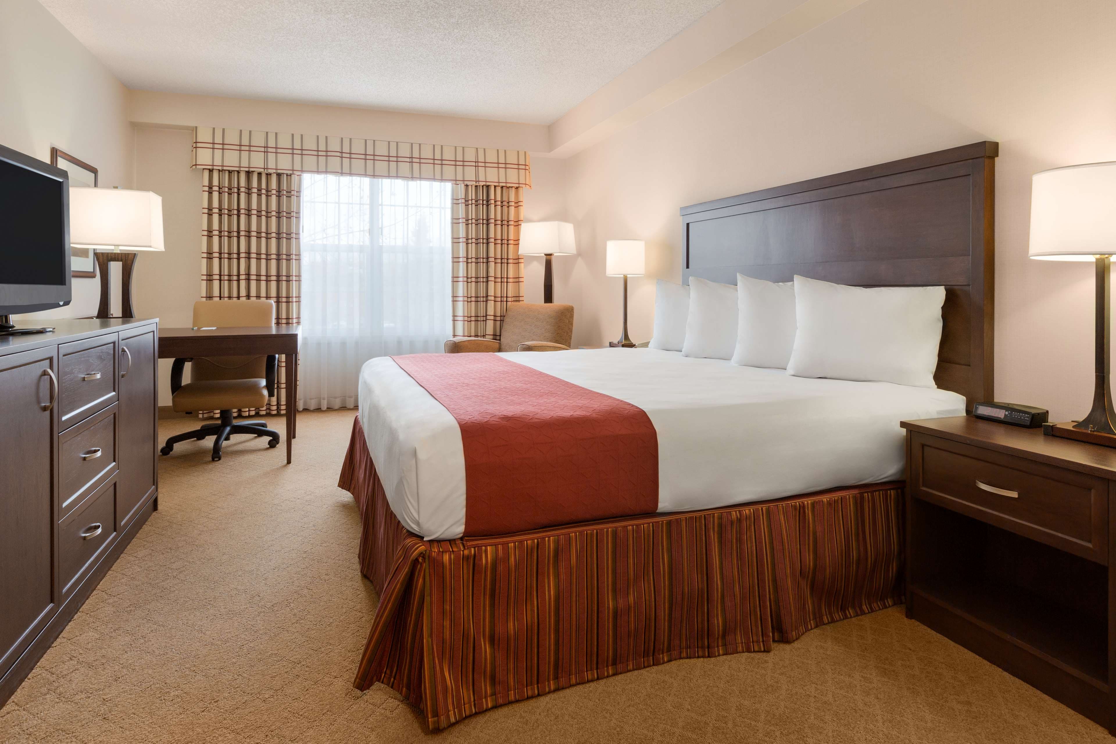 Country Inn & Suites by Radisson, Calgary-Northeast - Image 2