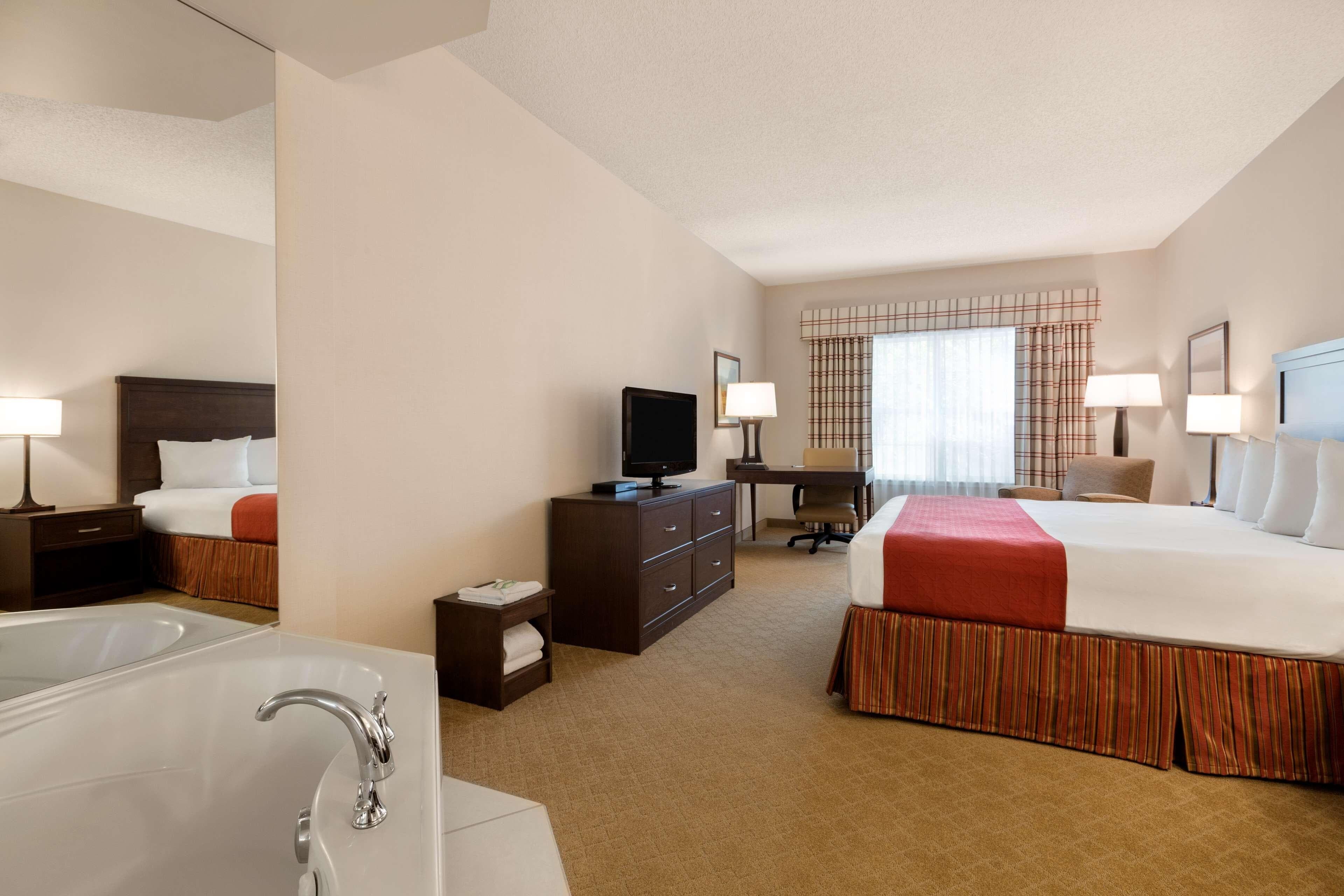 Country Inn & Suites by Radisson, Calgary-Northeast - Image 3