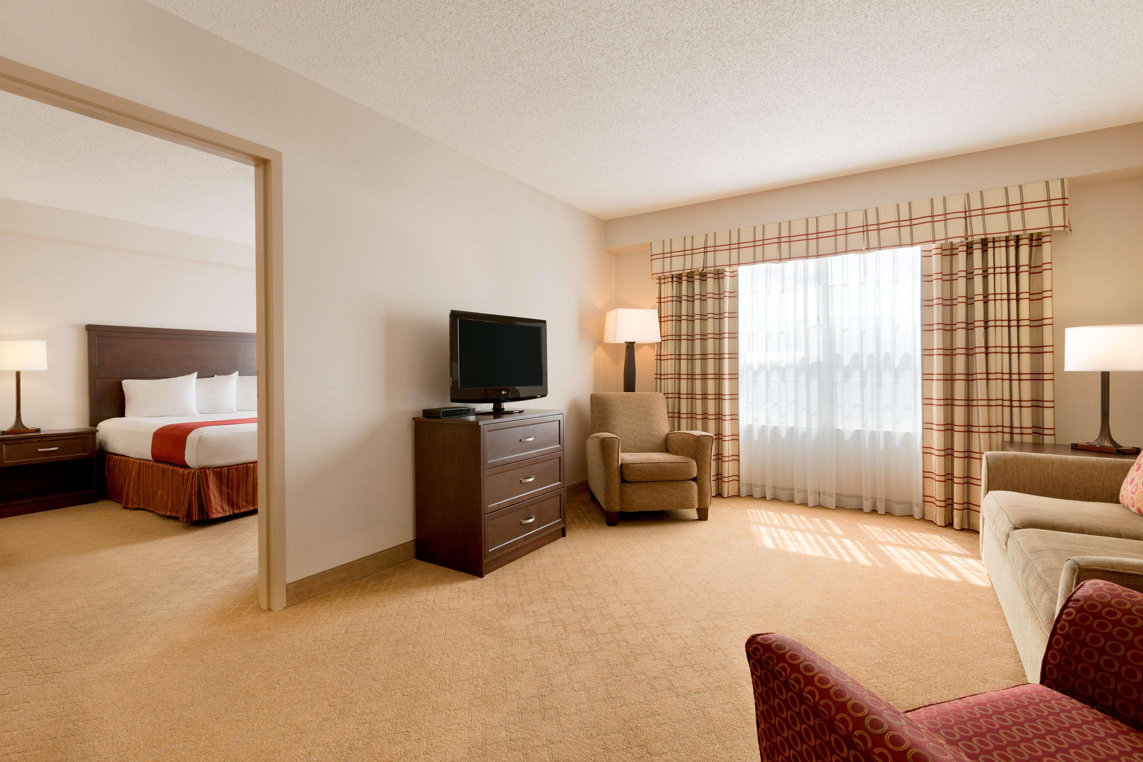 Country Inn & Suites by Radisson, Calgary-Northeast - Image 4