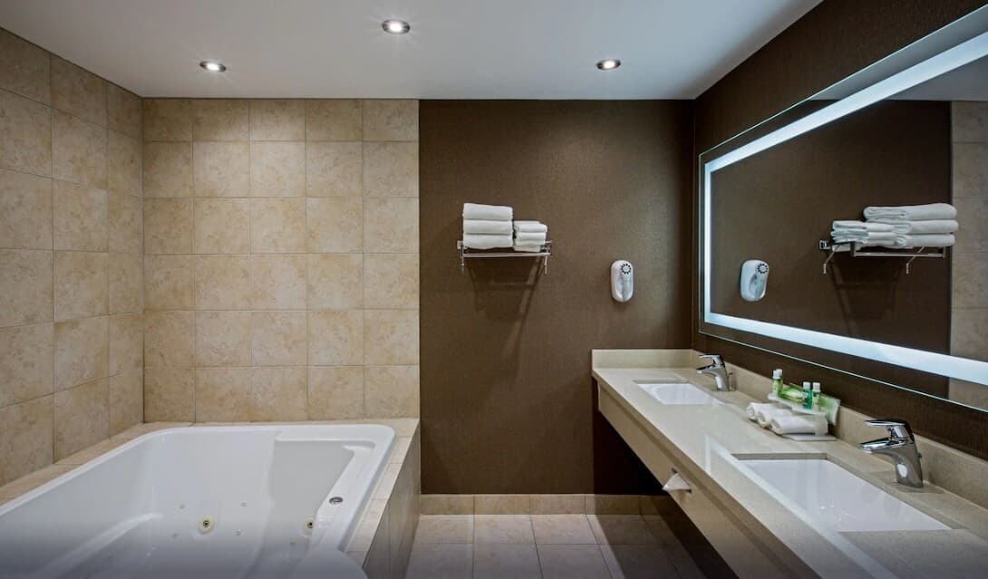 Quality Inn & Suites Regina Downtown — 15