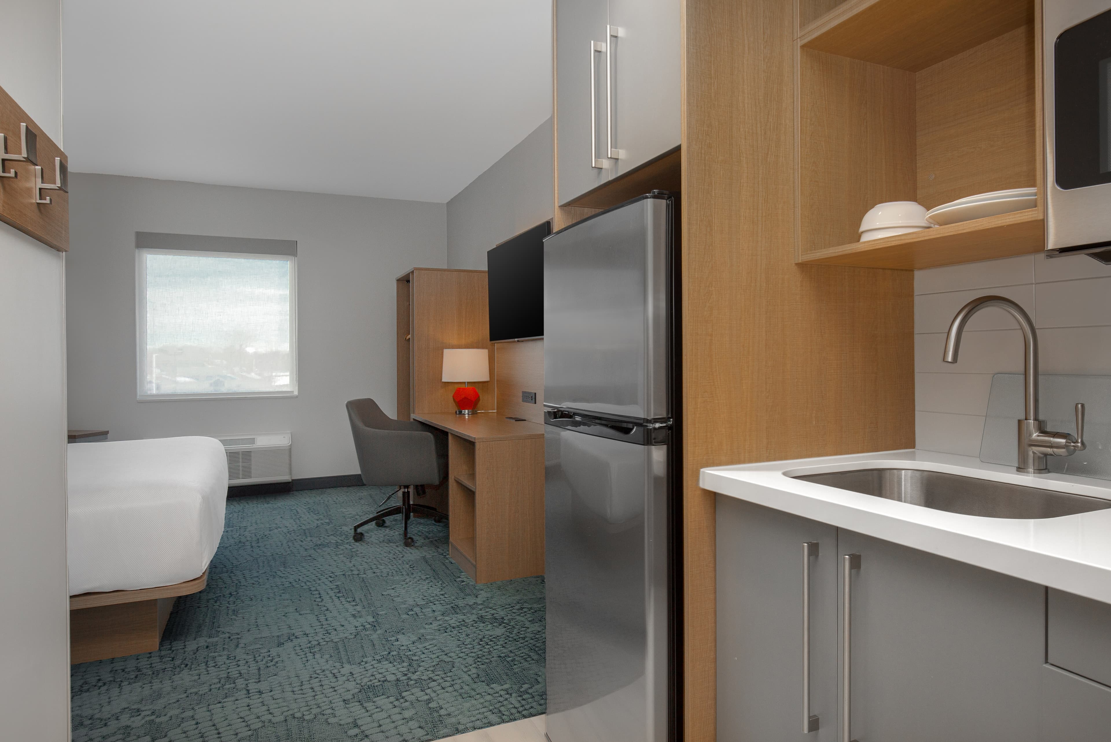 Quality Inn & Suites - Image 2