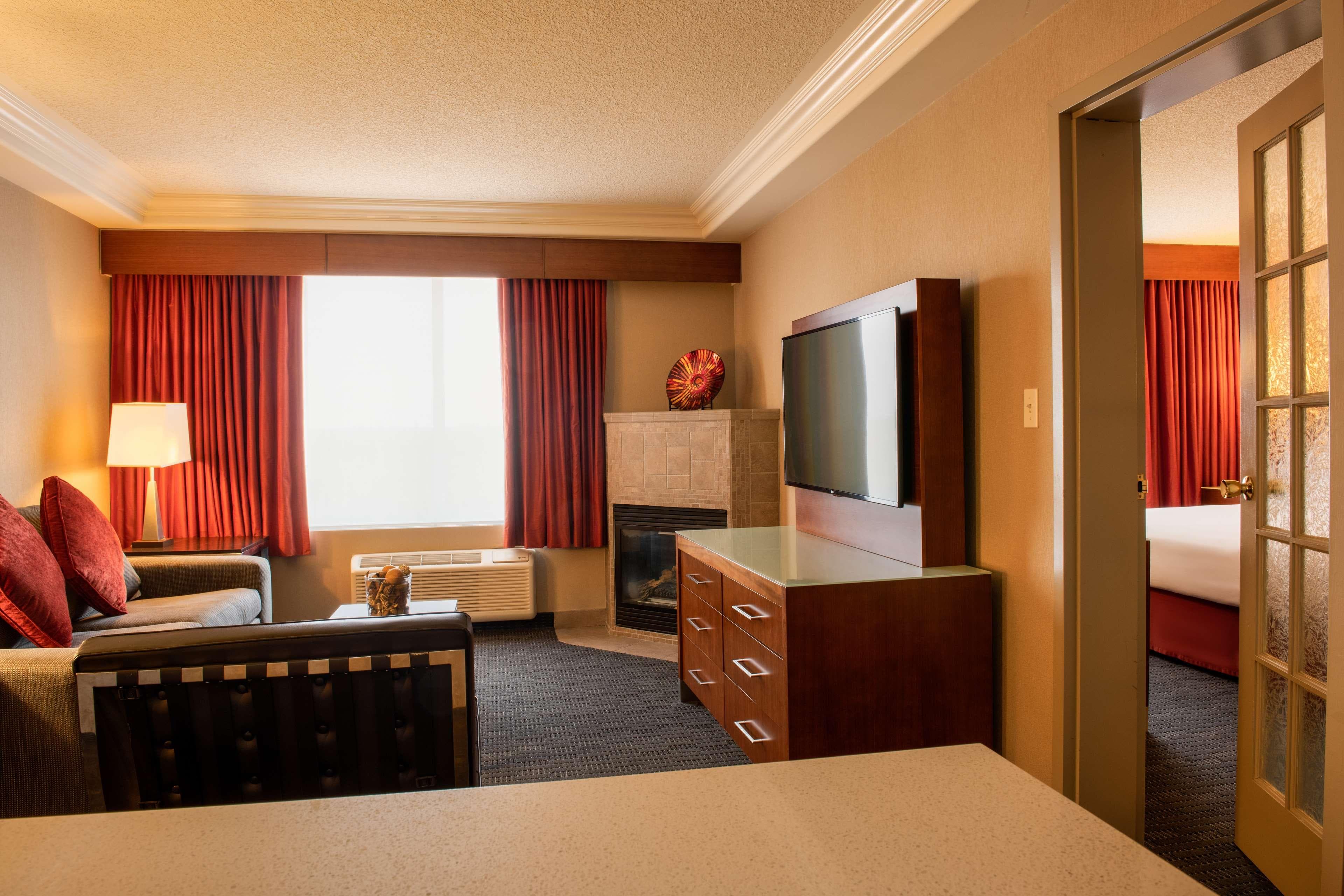 Radisson Hotel & Suites Fort McMurray — 9