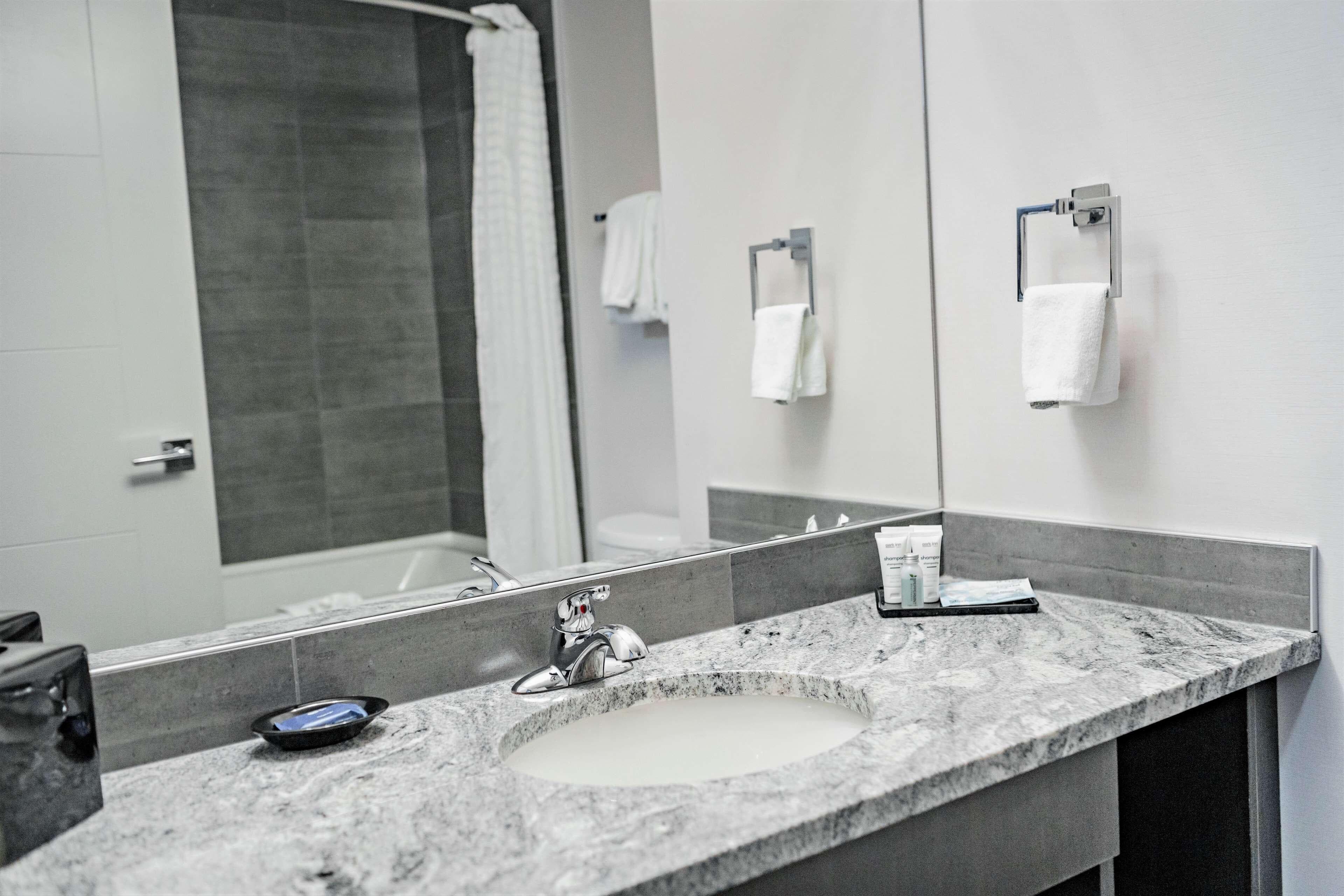 Park Inn by Radisson Edmonton Airport — 20