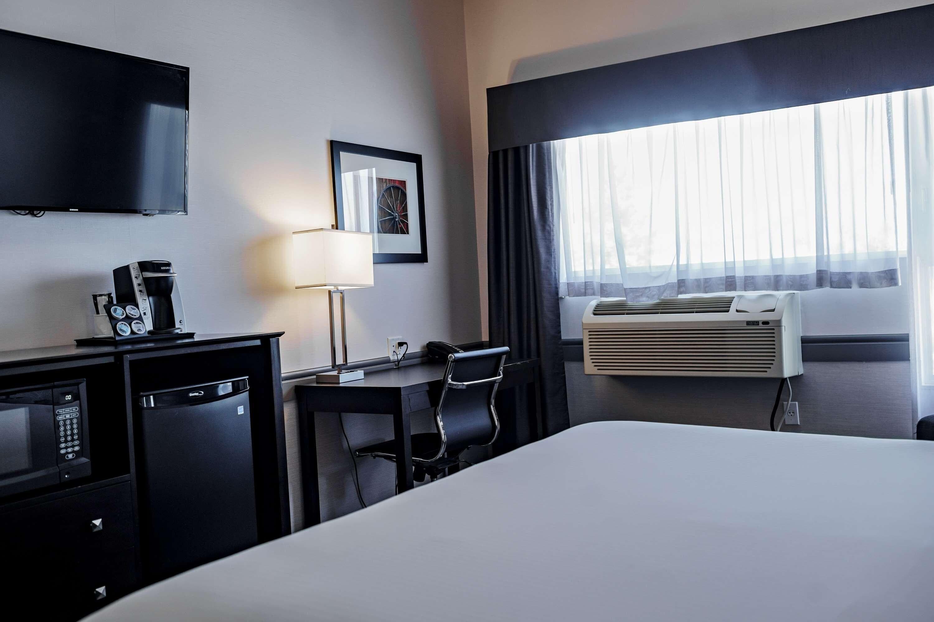 Park Inn by Radisson Edmonton Airport - Image 2