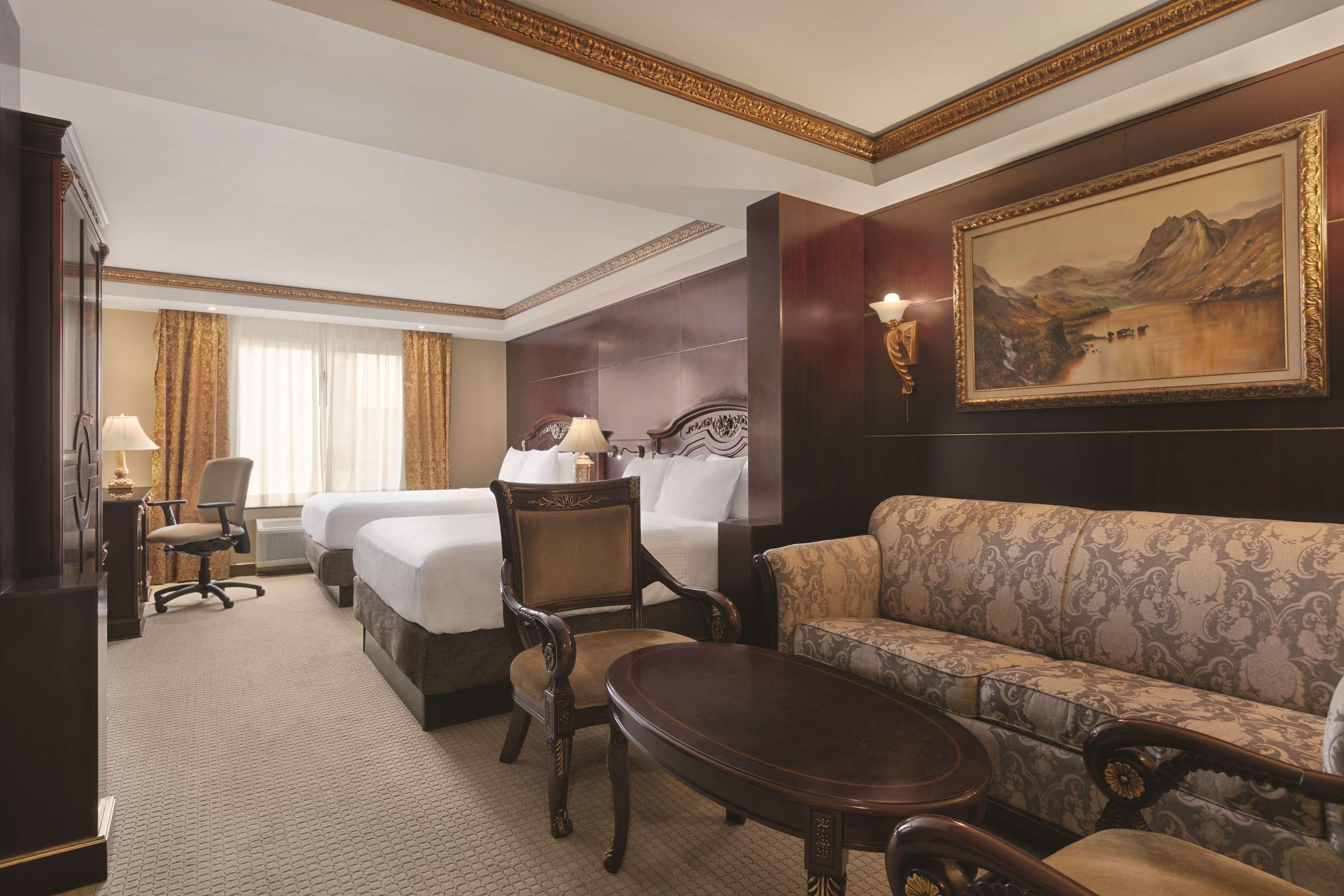 Radisson Hotel Toronto Airport West - Image 2
