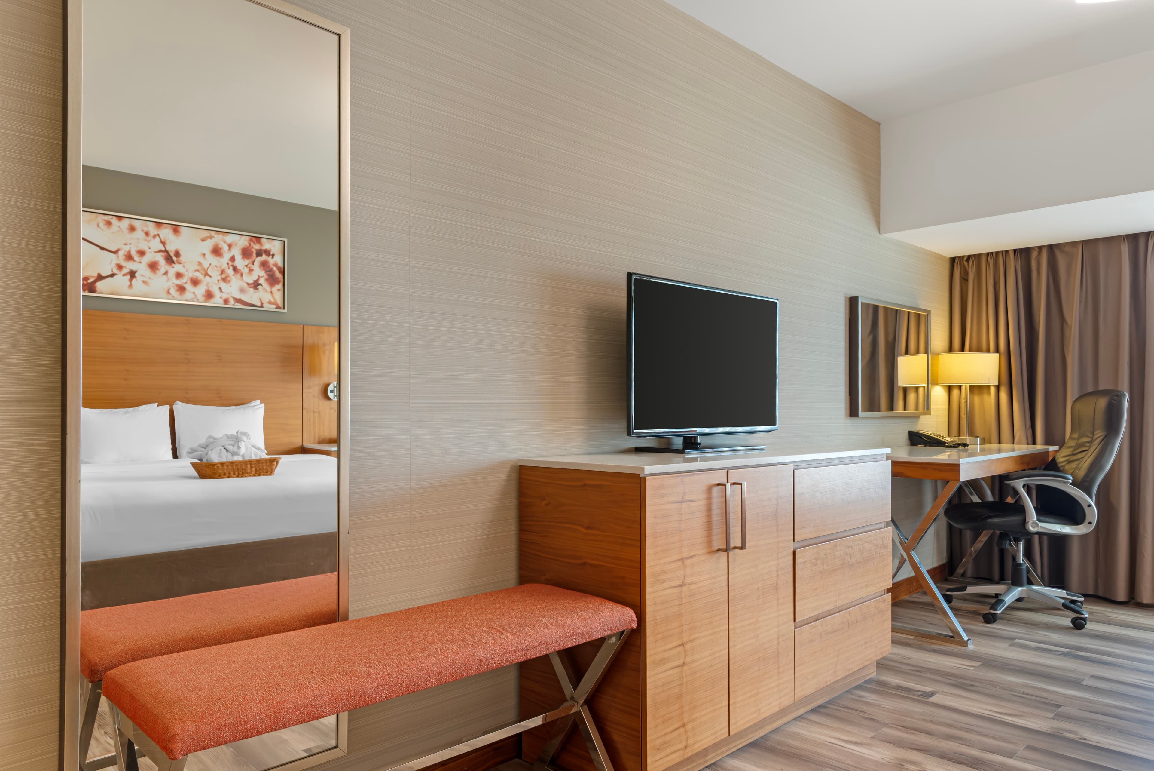 Radisson Hotel & Conference Centre Calgary Airport — 15