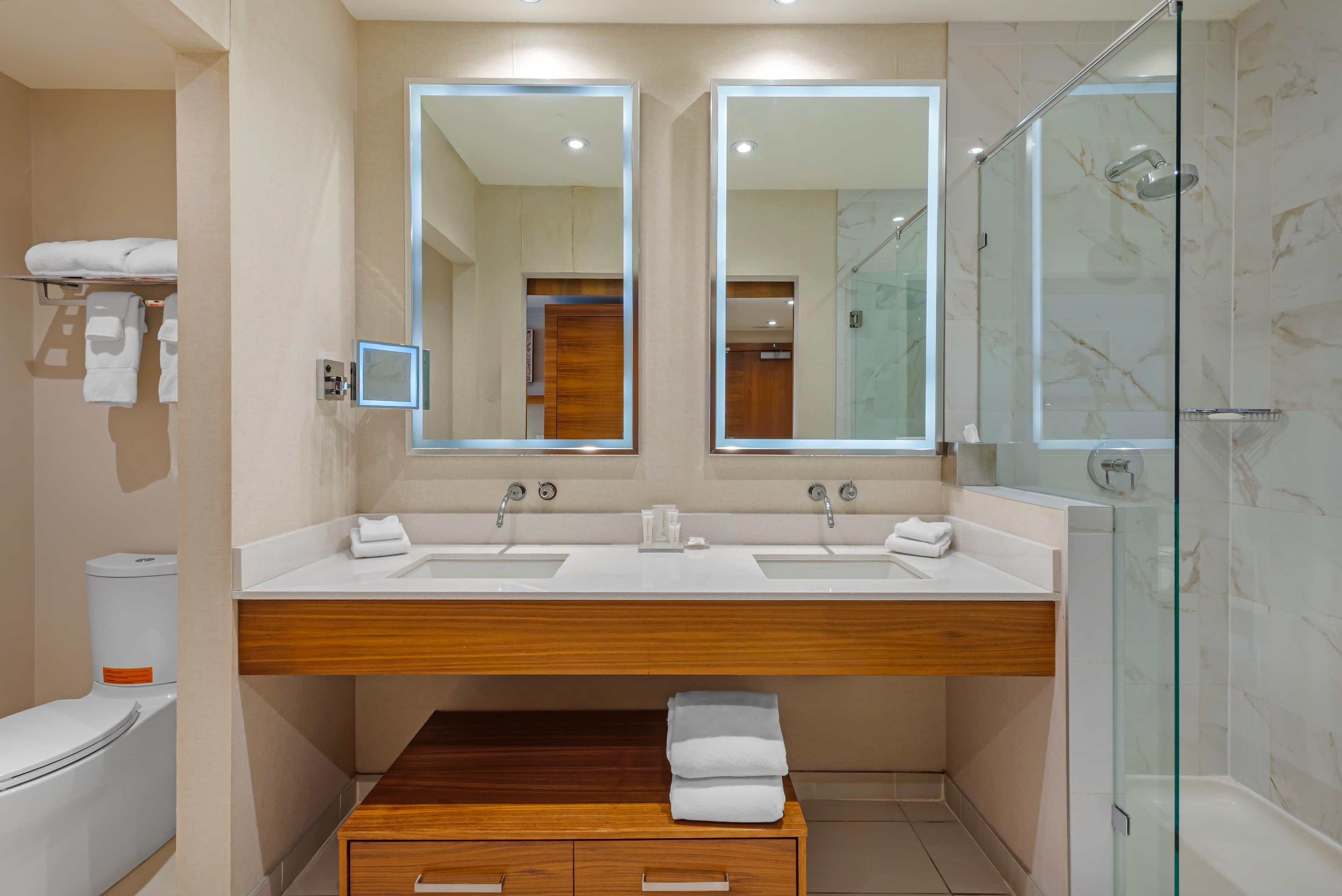 Radisson Hotel & Conference Centre Calgary Airport — 17