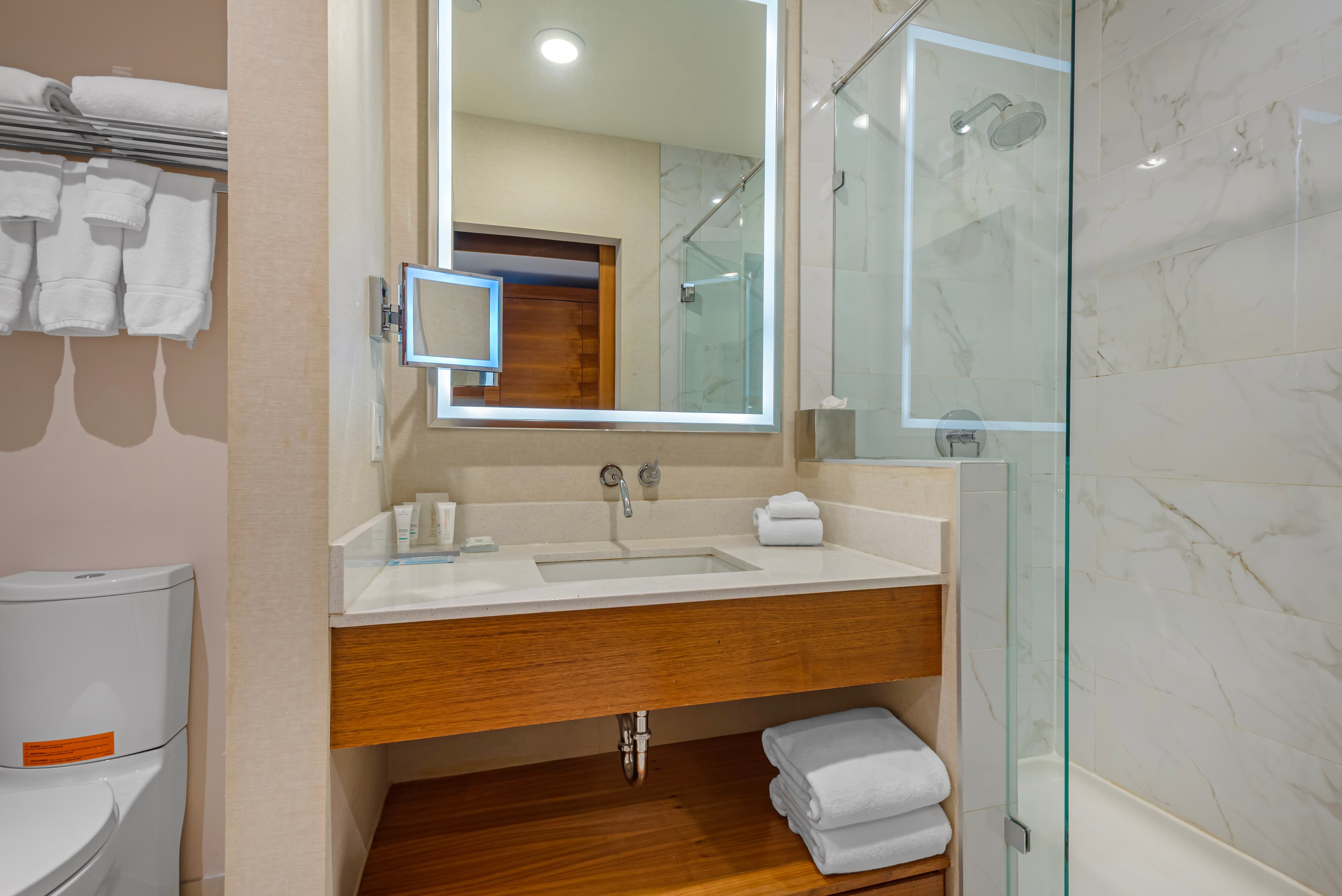 Radisson Hotel & Conference Centre Calgary Airport — 21