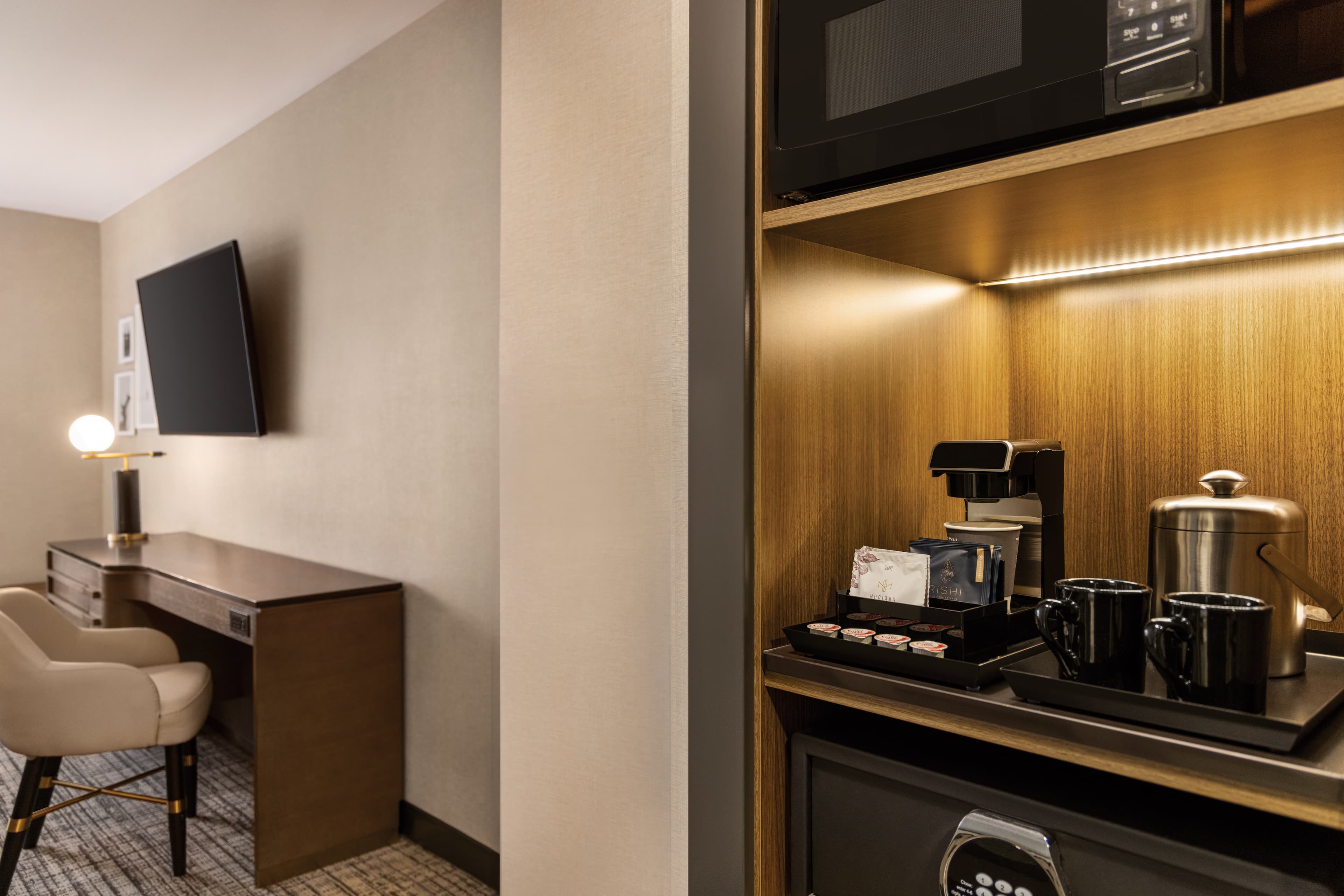 Radisson Blu Vancouver Airport Hotel & Marina - Image 4