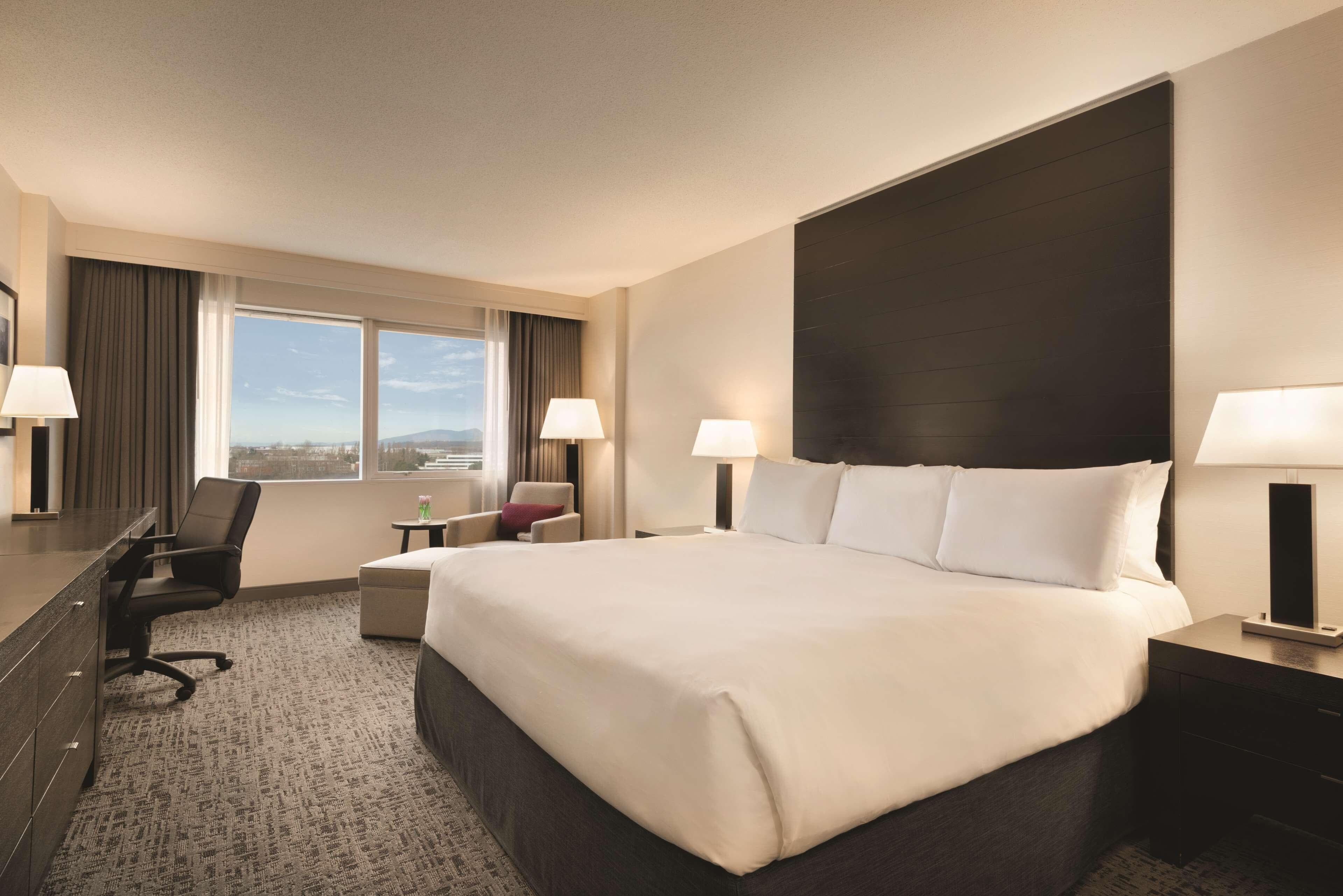 Radisson Hotel Vancouver Airport - Image 3