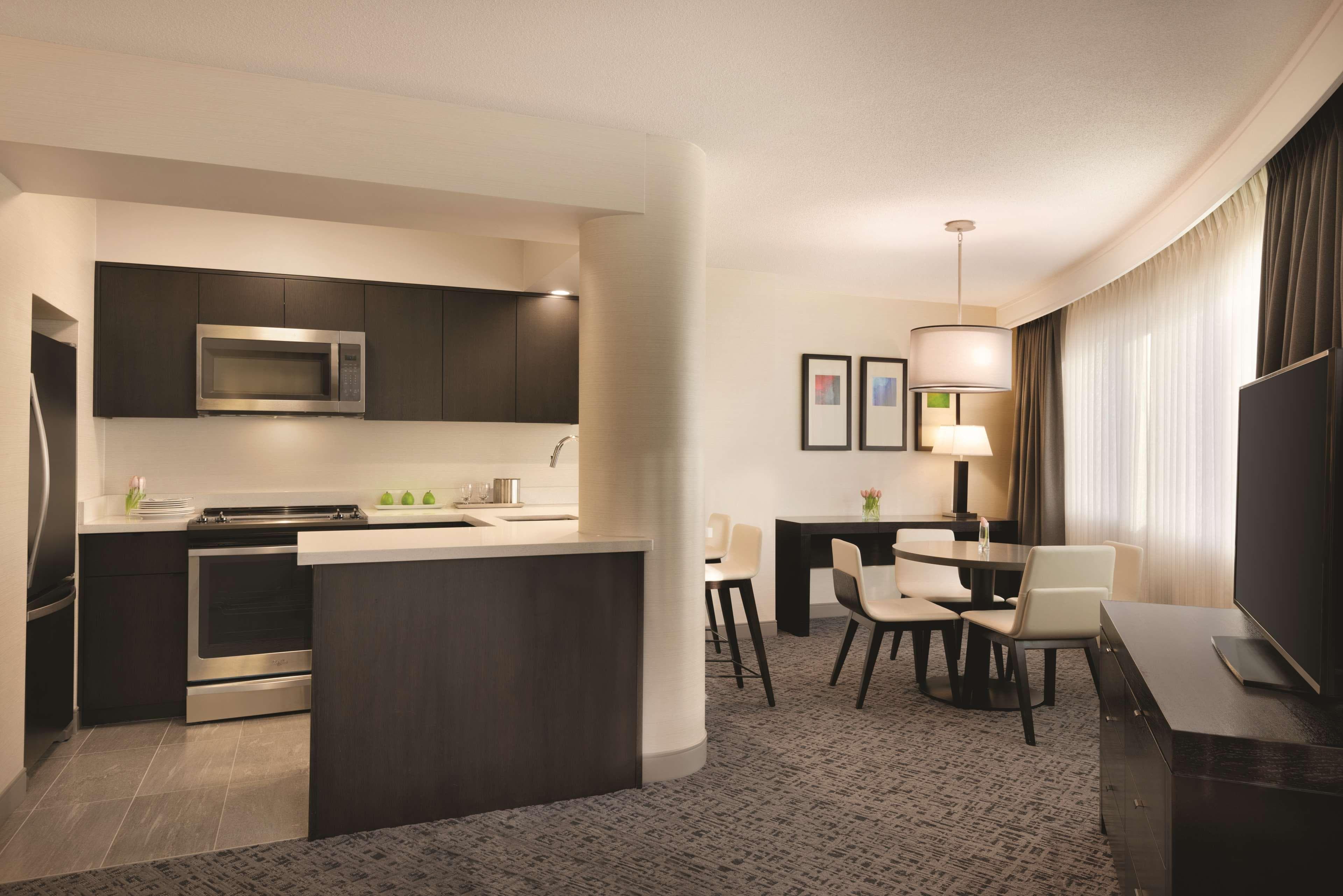 Radisson Hotel Vancouver Airport — 16