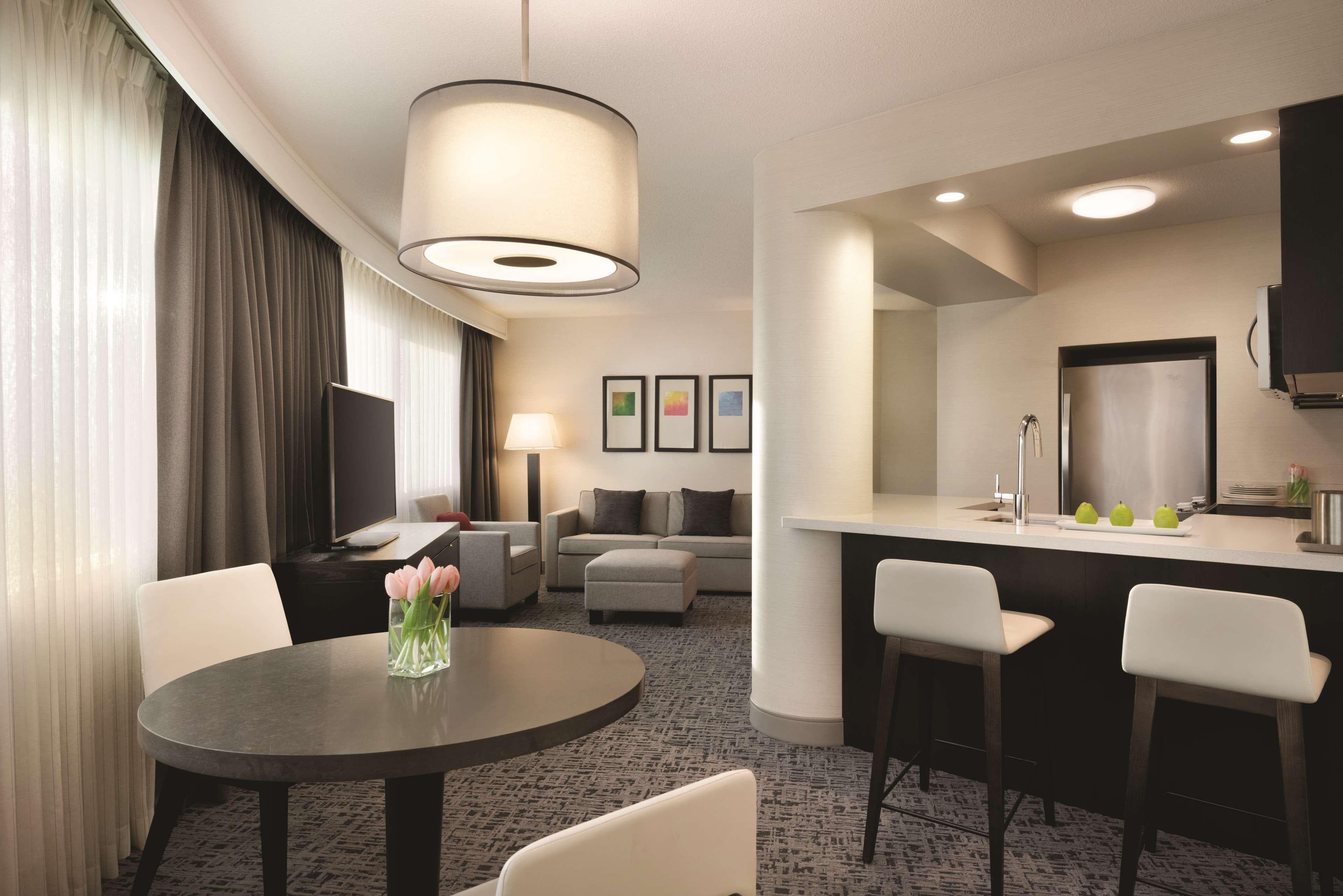 Radisson Hotel Vancouver Airport — 17