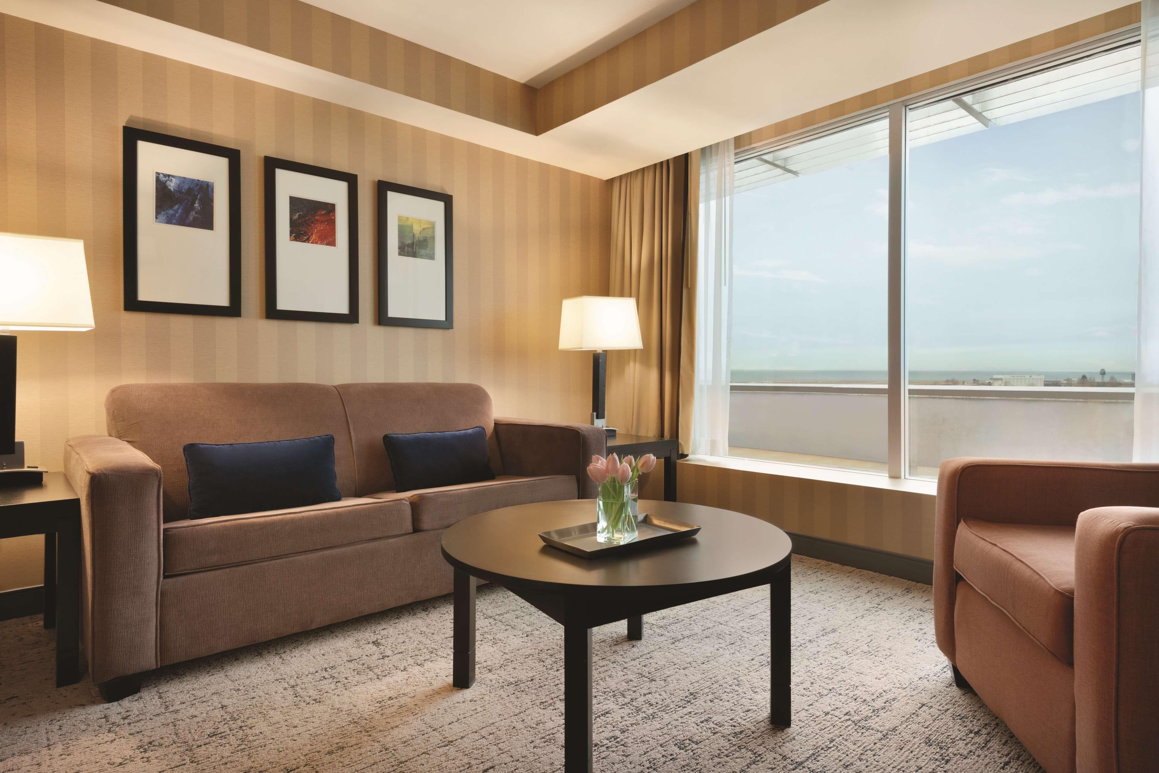 Radisson Hotel Vancouver Airport — 26