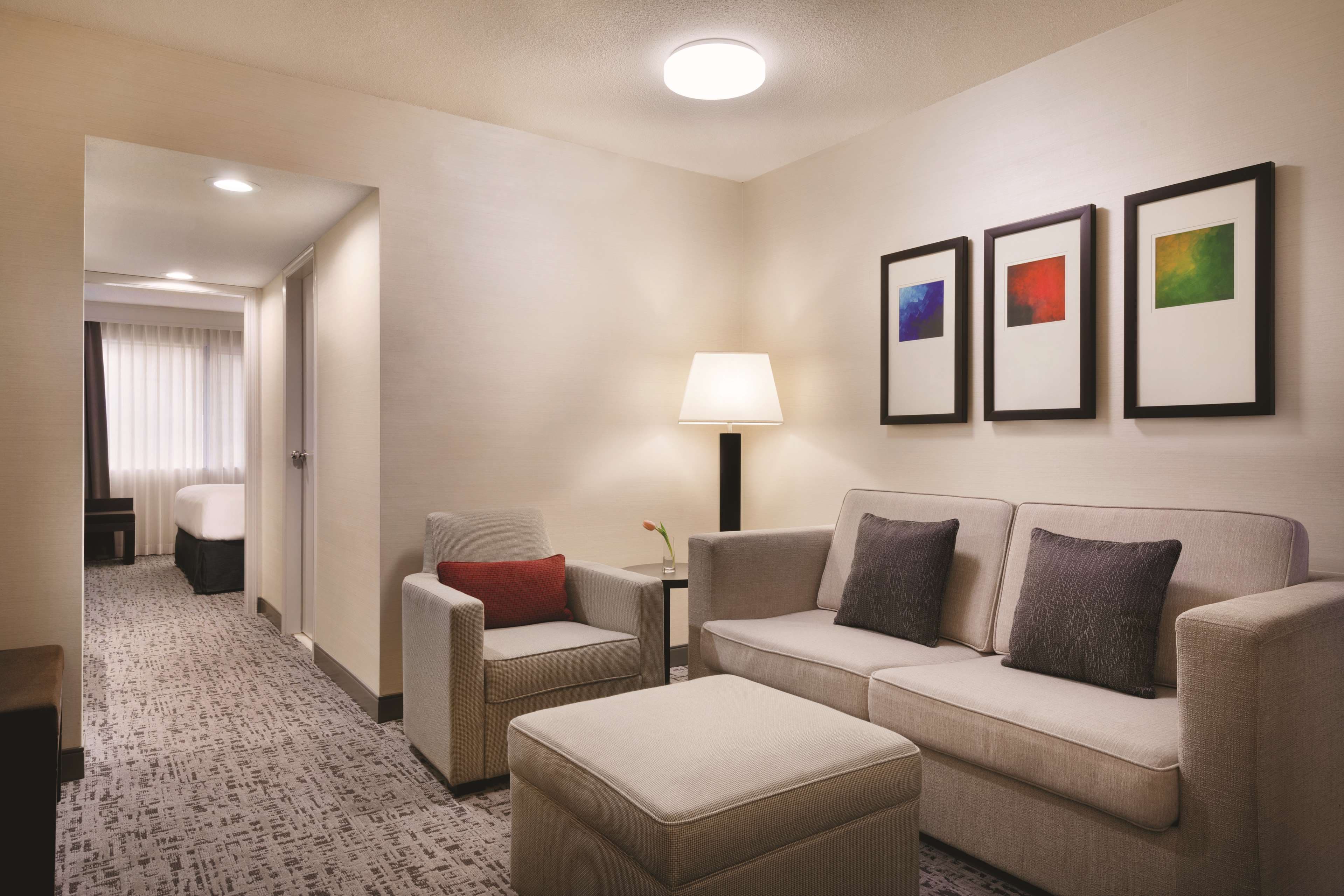 Radisson Hotel Vancouver Airport — 9