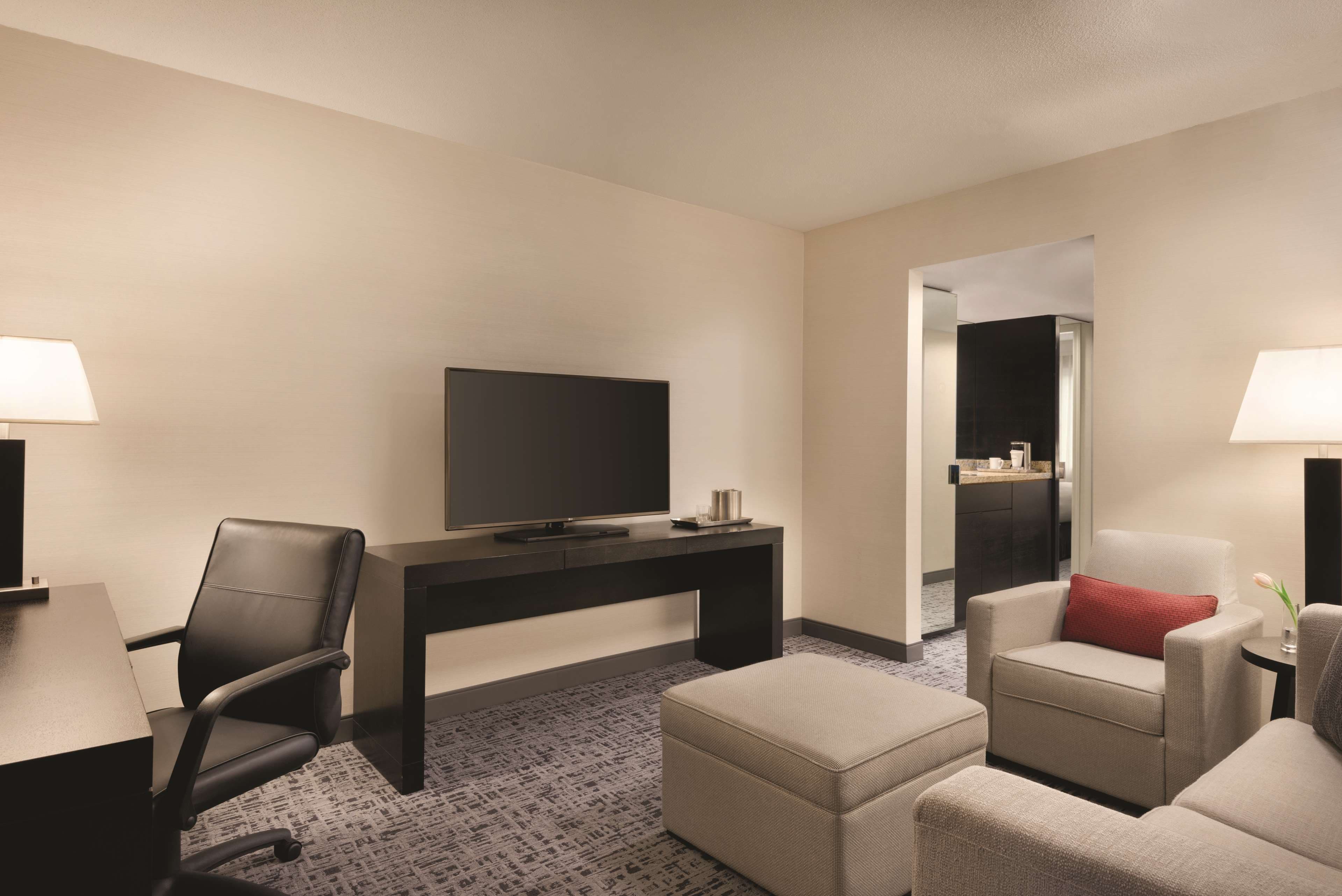 Radisson Hotel Vancouver Airport — 10