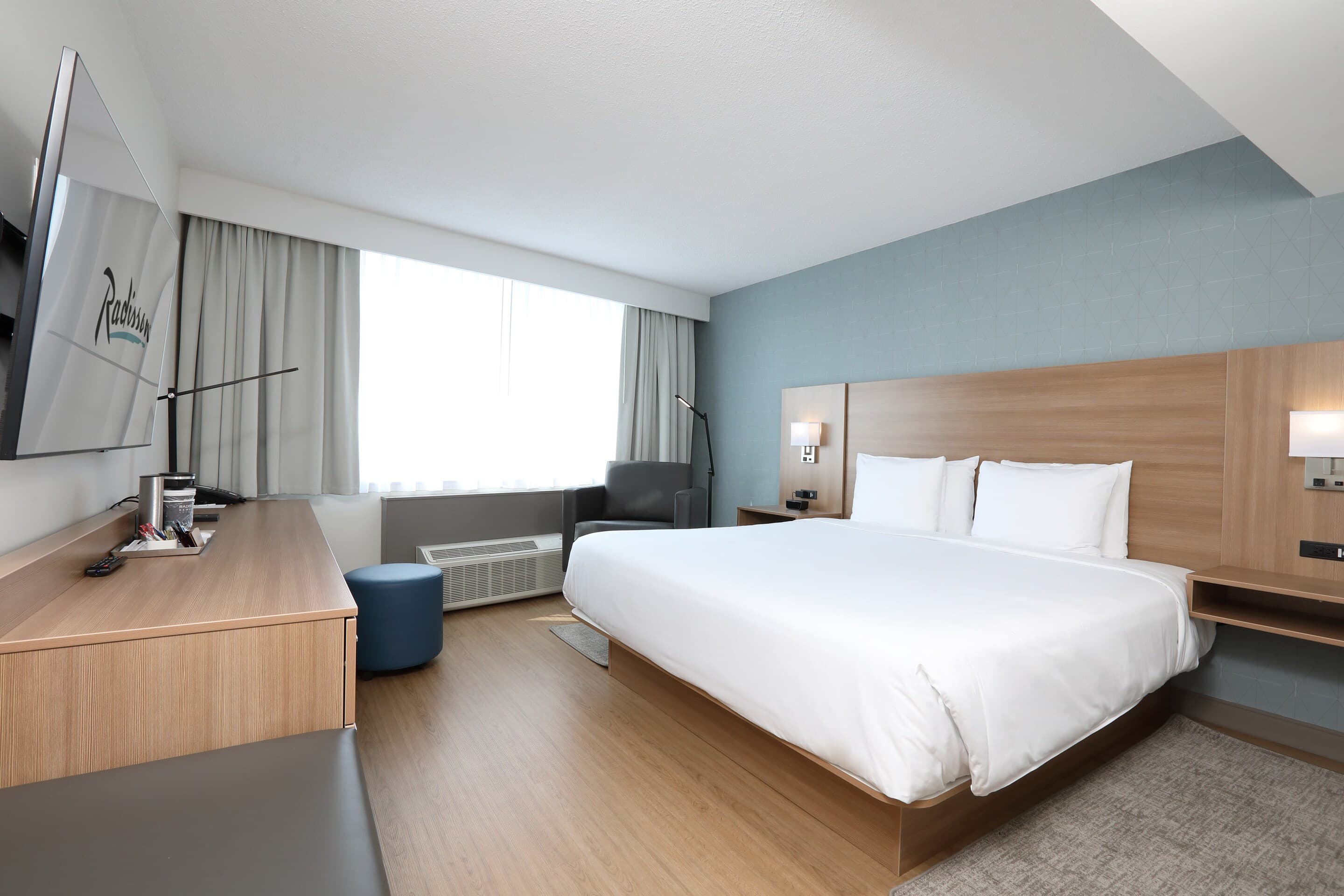 Radisson Hotel Winnipeg Downtown - Image 1