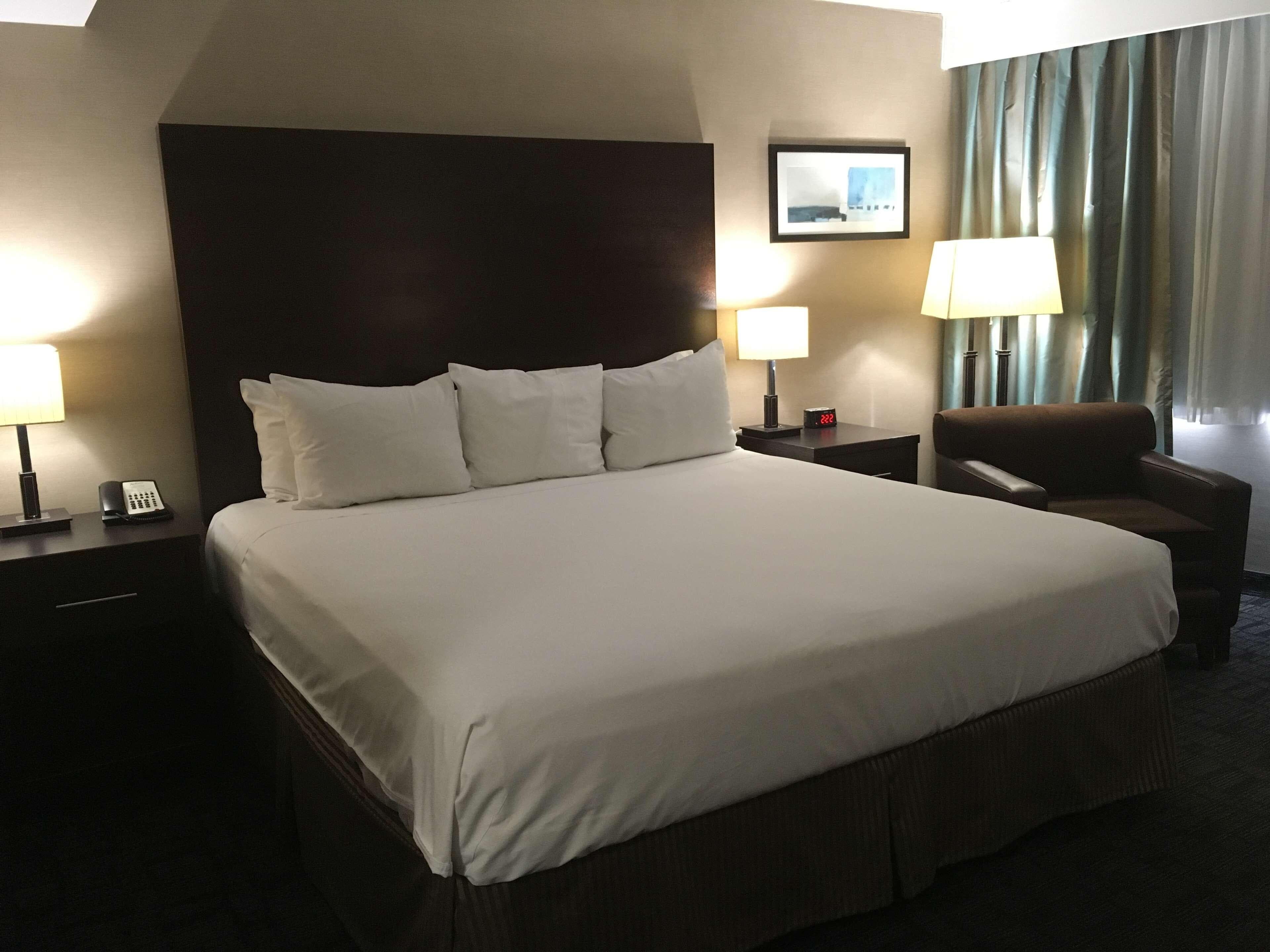 Radisson Hotel Winnipeg Downtown - Image 3