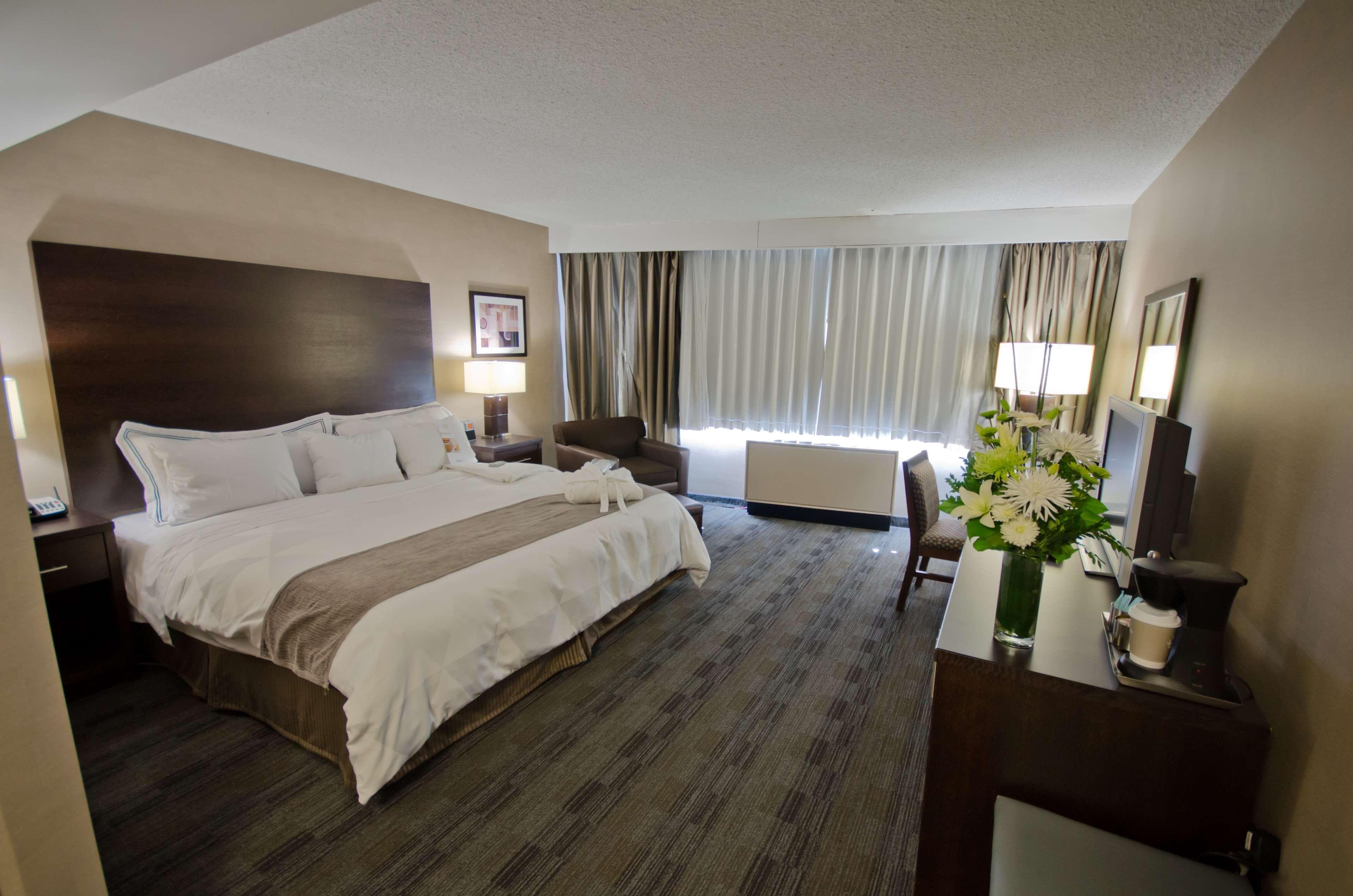 Radisson Hotel Winnipeg Downtown - Image 4