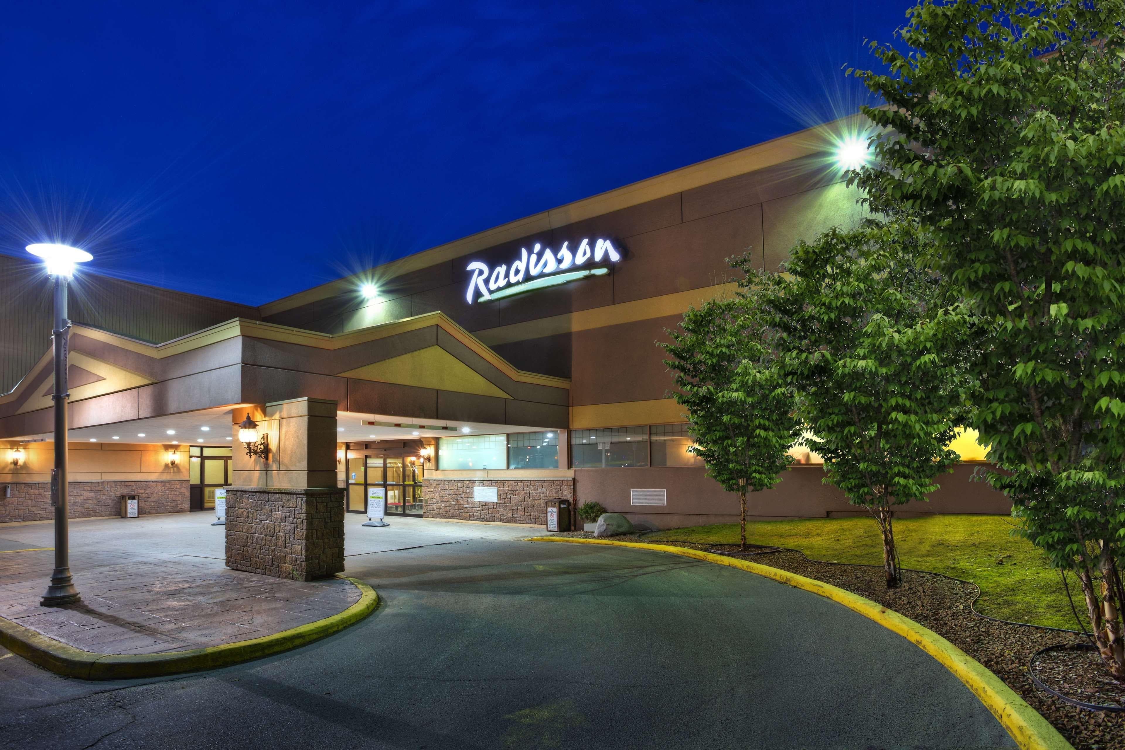 Radisson Hotel Sudbury - Image 1