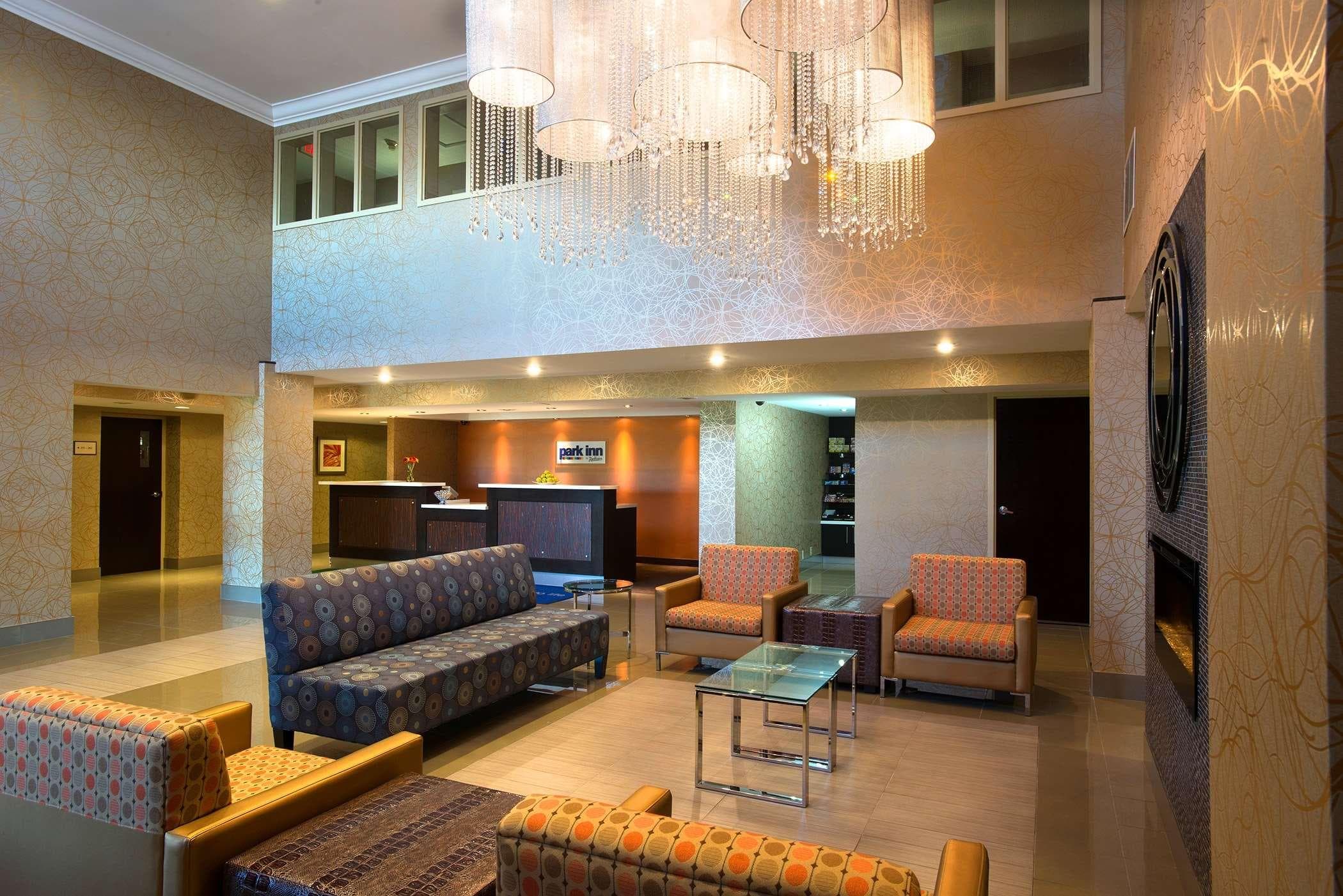 Park Inn by Radisson Toronto-Markham - Image 1