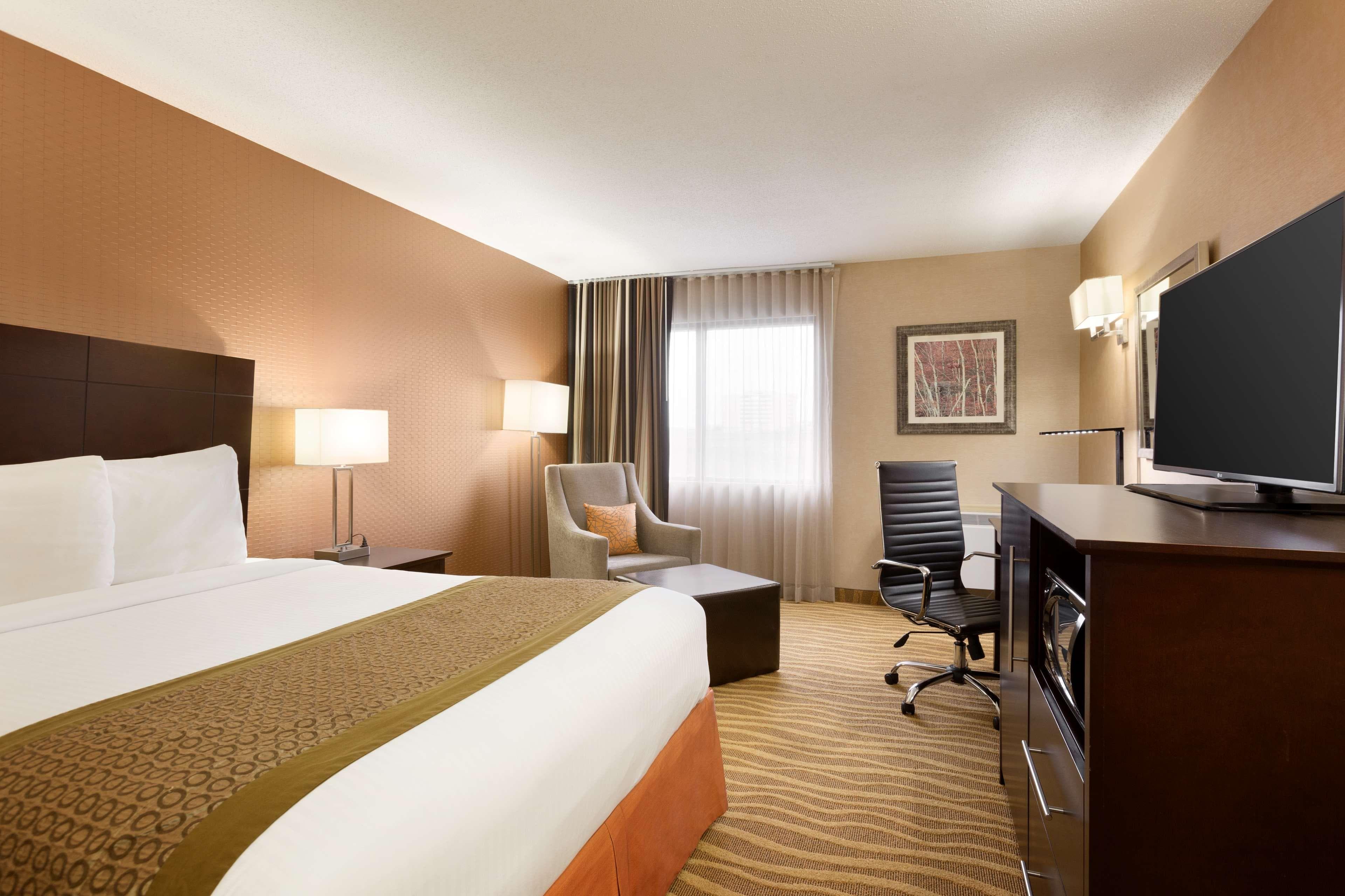 Park Inn by Radisson Toronto-Markham - Image 5