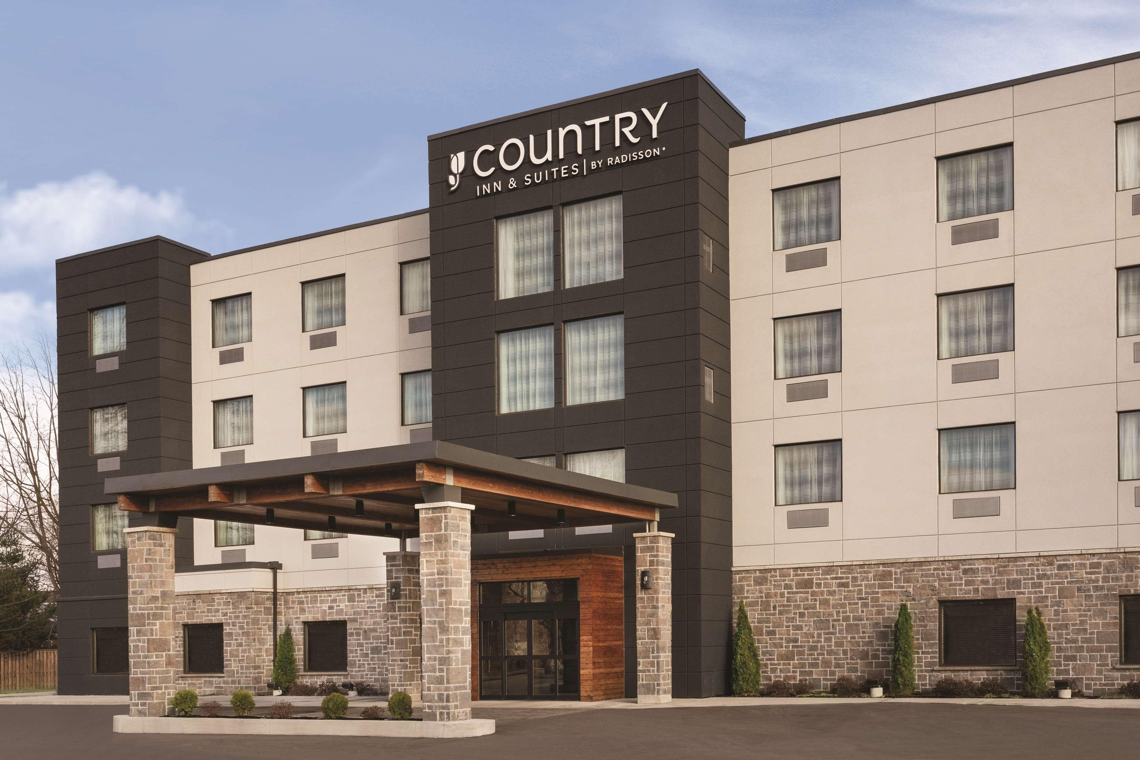 Country Inn & Suites by Radisson, Belleville, ON - Image 1