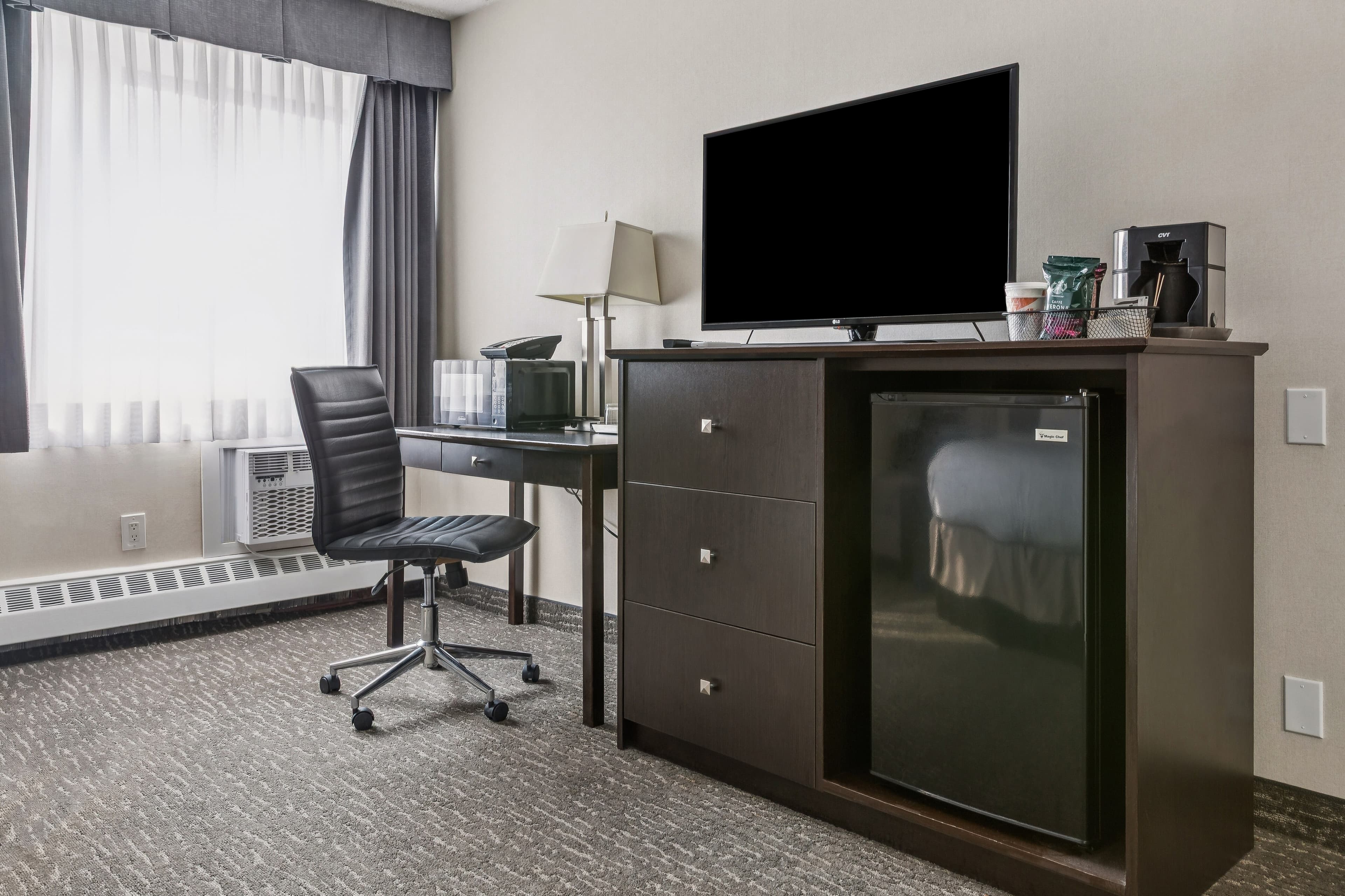 Radisson Hotel & Conference Centre West Edmonton - Image 3
