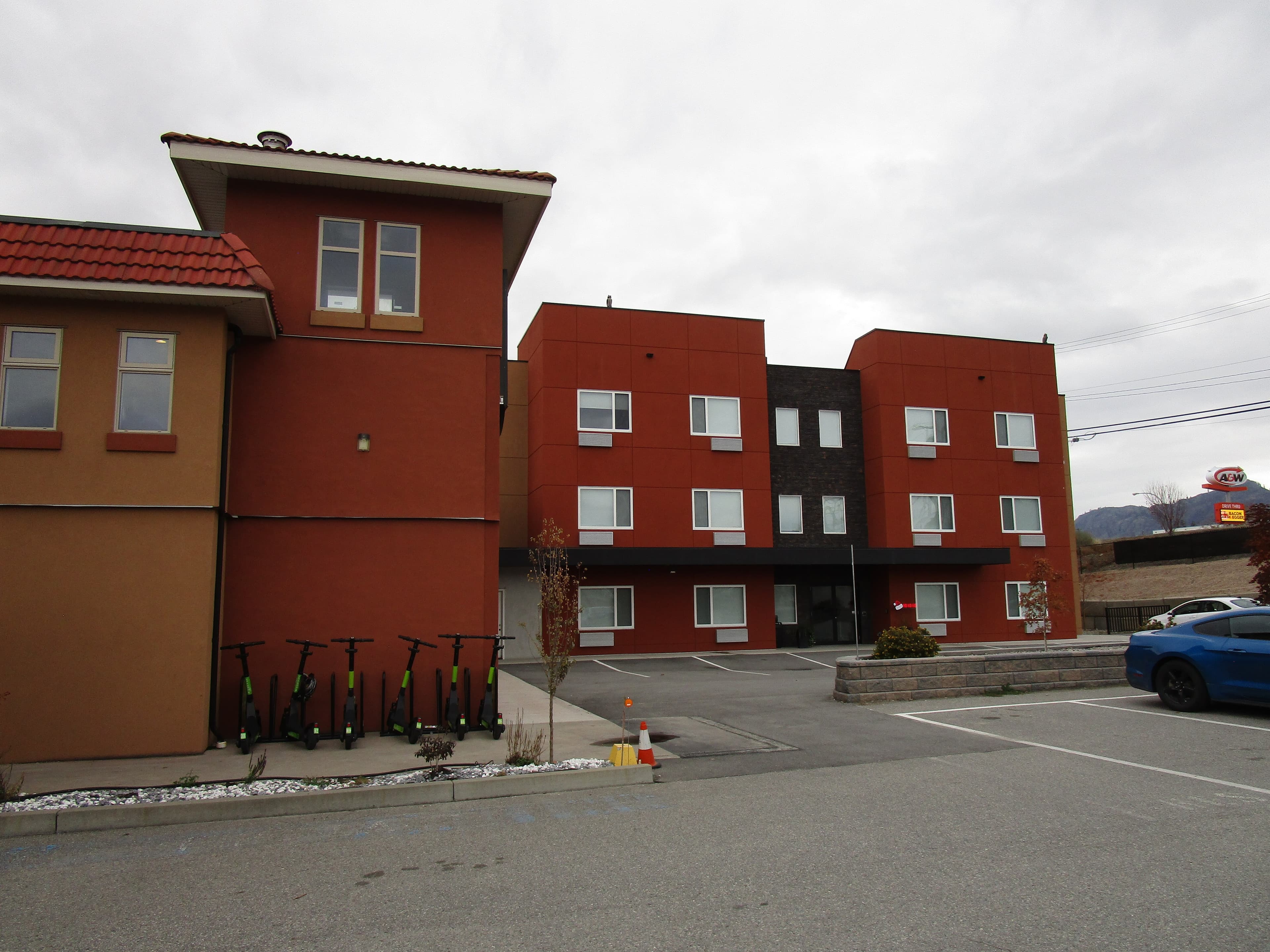 Park Inn by Radisson Osoyoos - Image 1