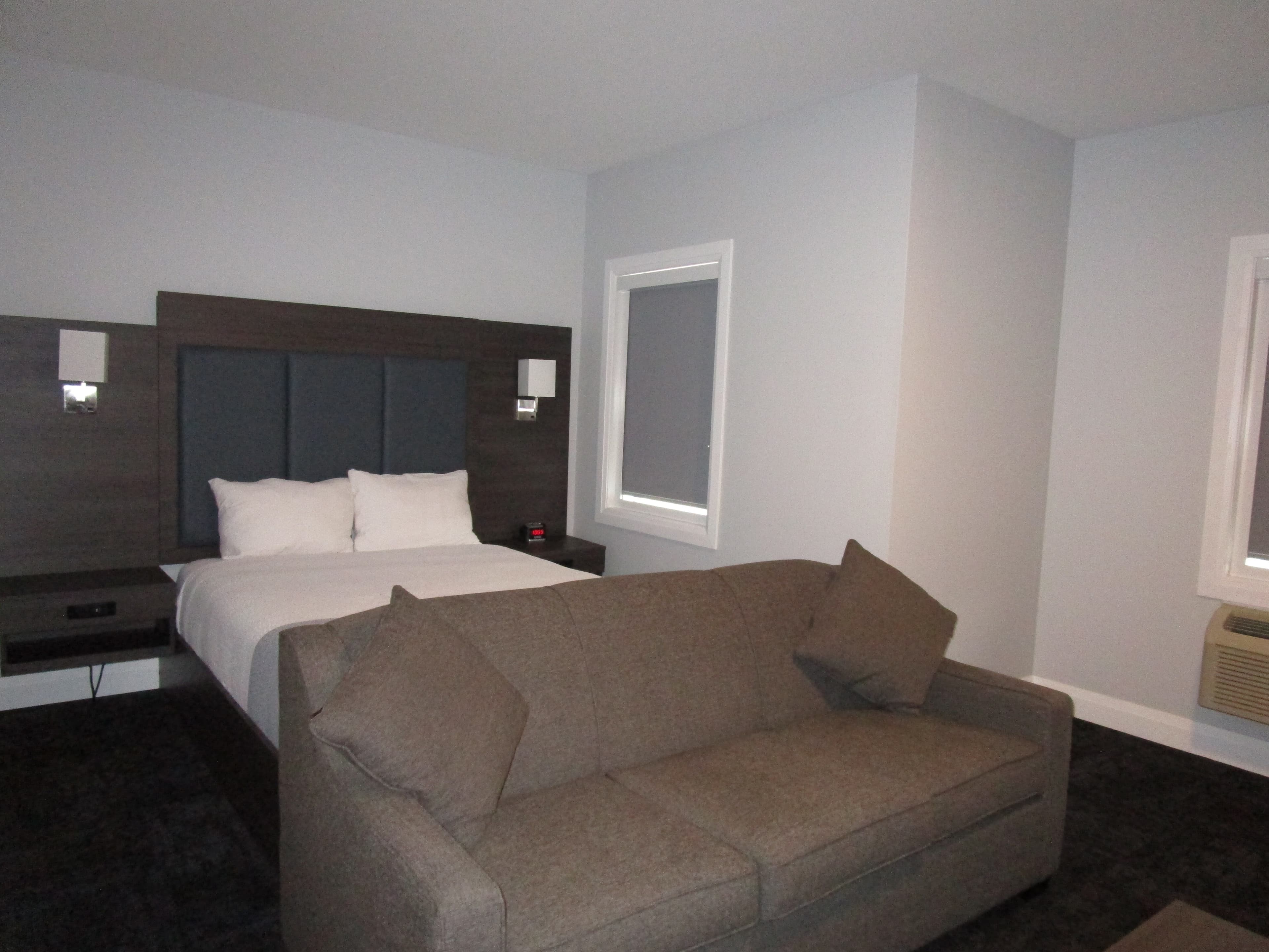 Park Inn by Radisson Osoyoos - Image 4