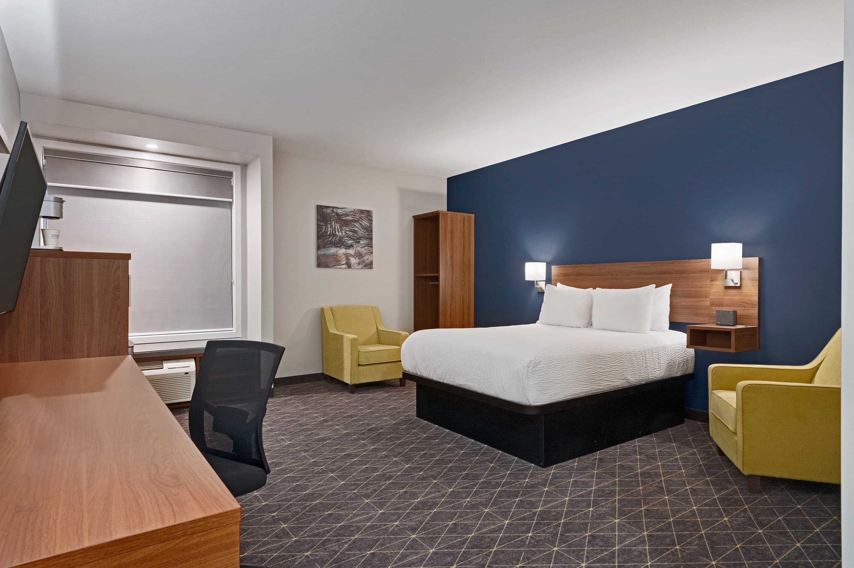 Park Inn by Radisson, Kelowna - Image 1