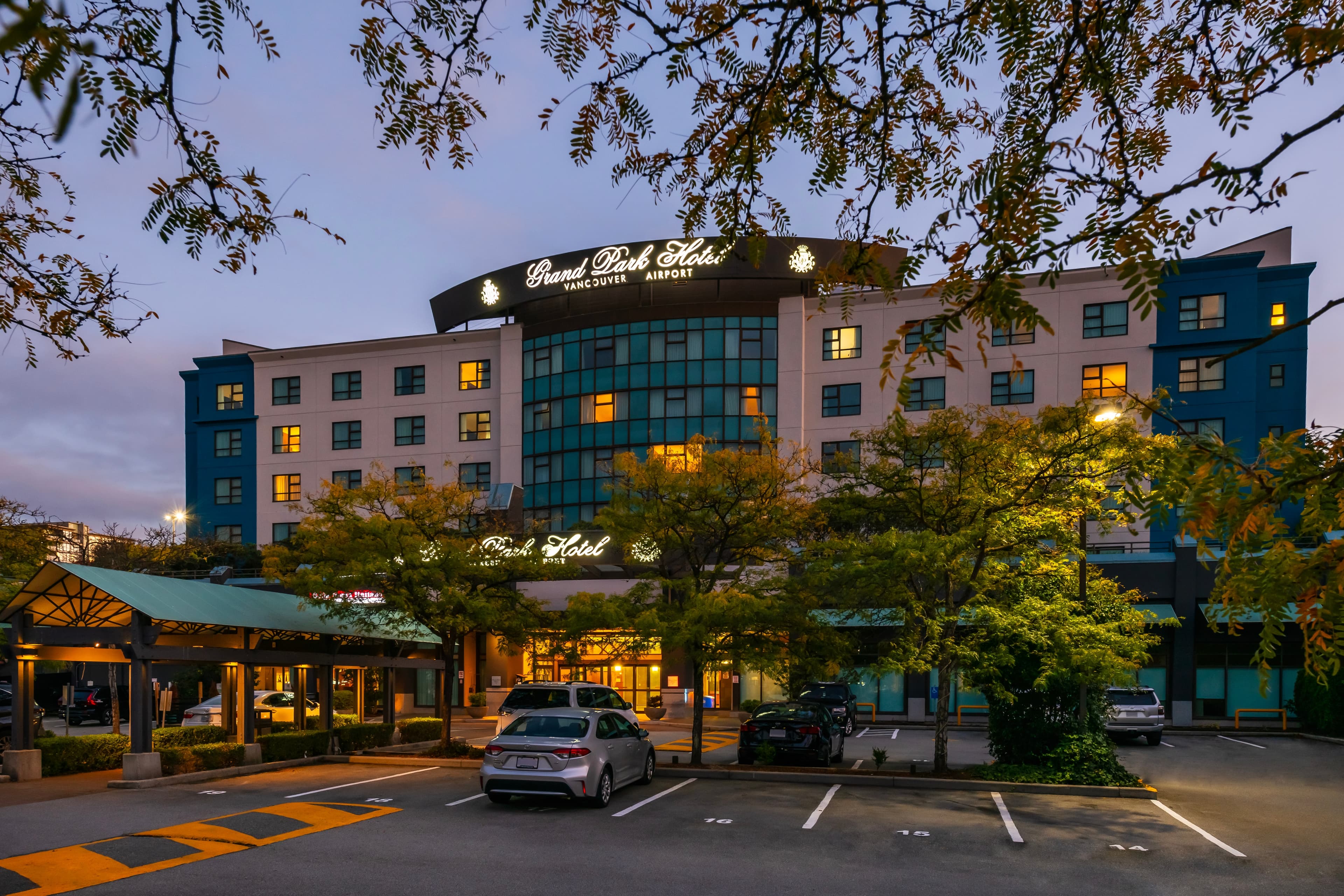 Grand Park Hotel Vancouver Airport, an Ascend Collection Hotel - Image 1