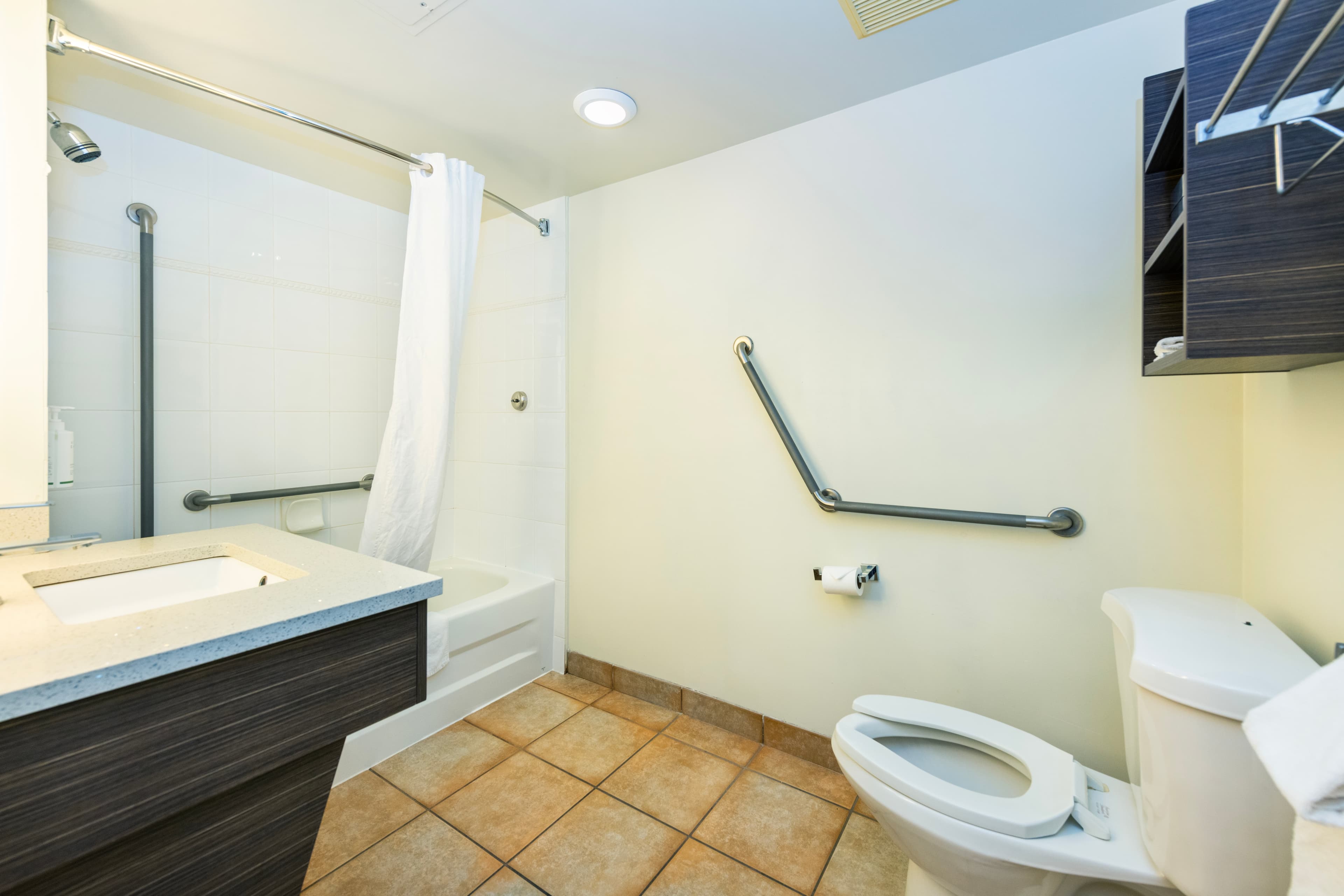 Grand Park Hotel & Suites Downtown Vancouver, an Ascend Collection Hotel — 12