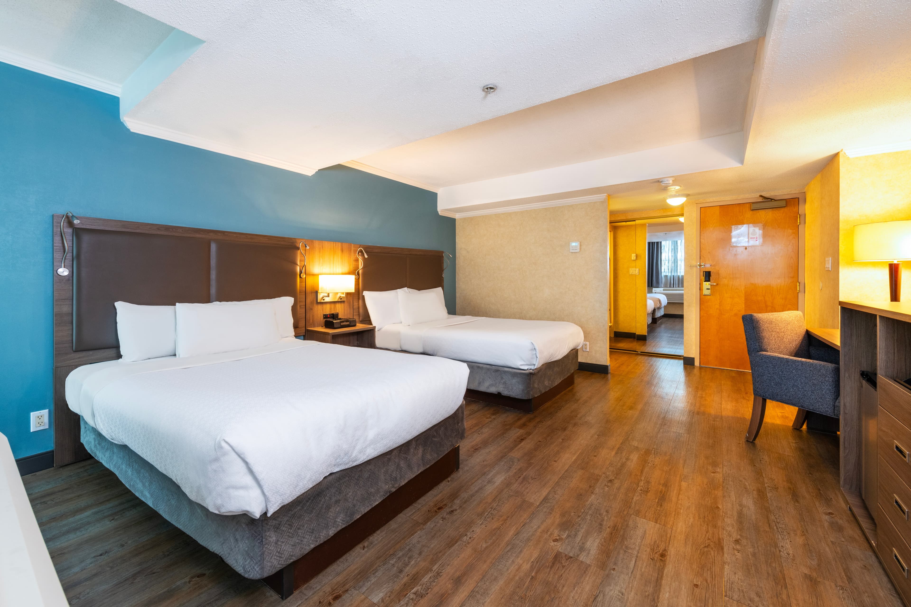 Grand Park Hotel & Suites Downtown Vancouver, an Ascend Collection Hotel - Image 2