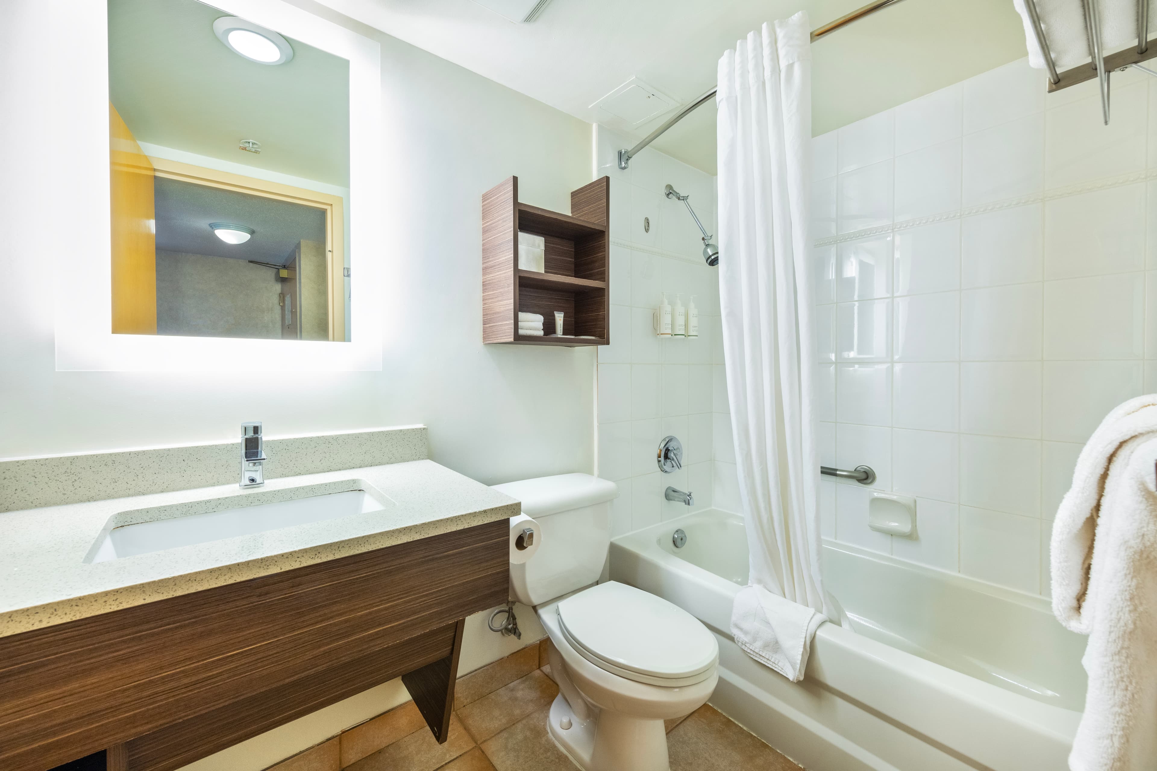 Grand Park Hotel & Suites Downtown Vancouver, an Ascend Collection Hotel — 26