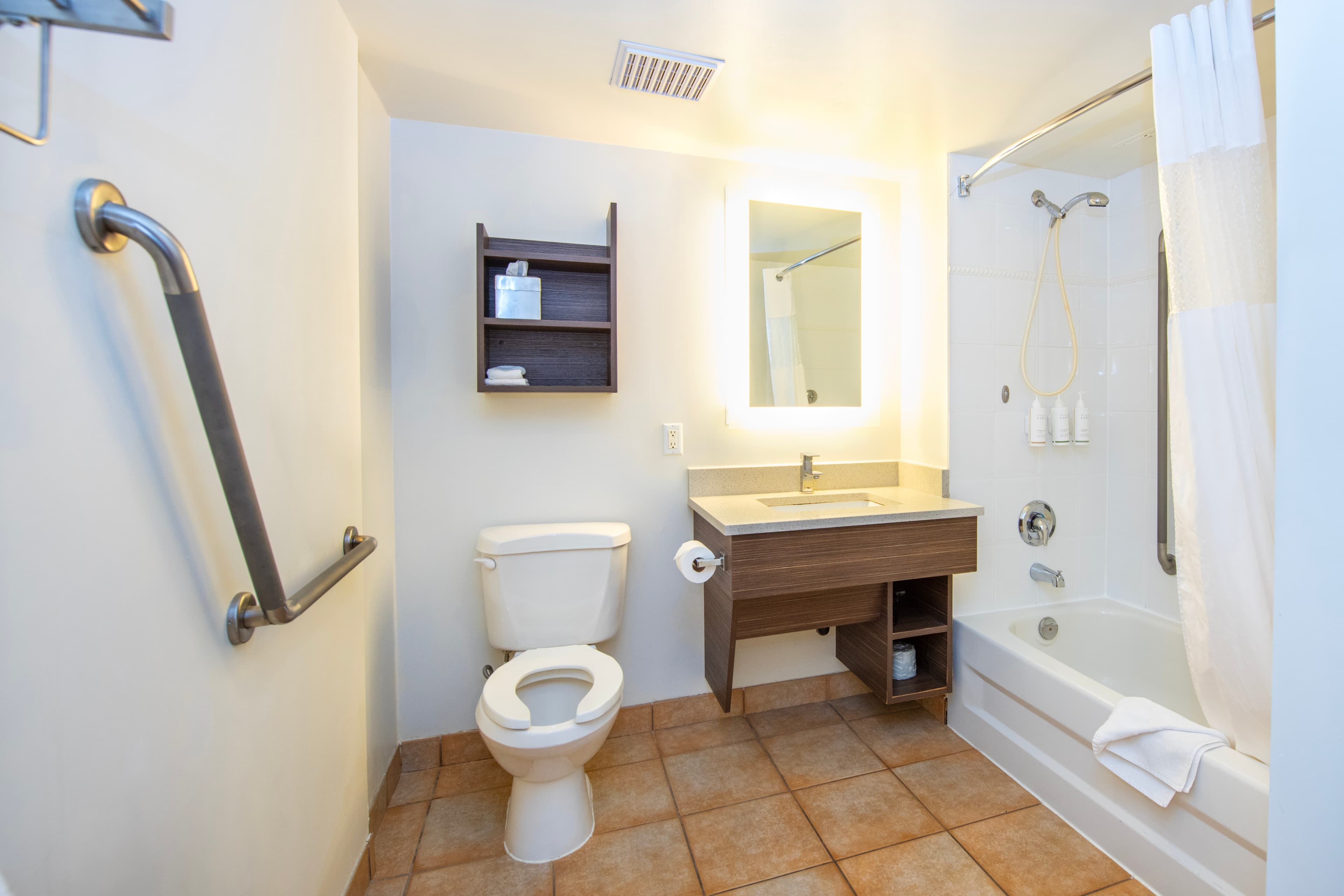 Grand Park Hotel & Suites Downtown Vancouver, an Ascend Collection Hotel — 9