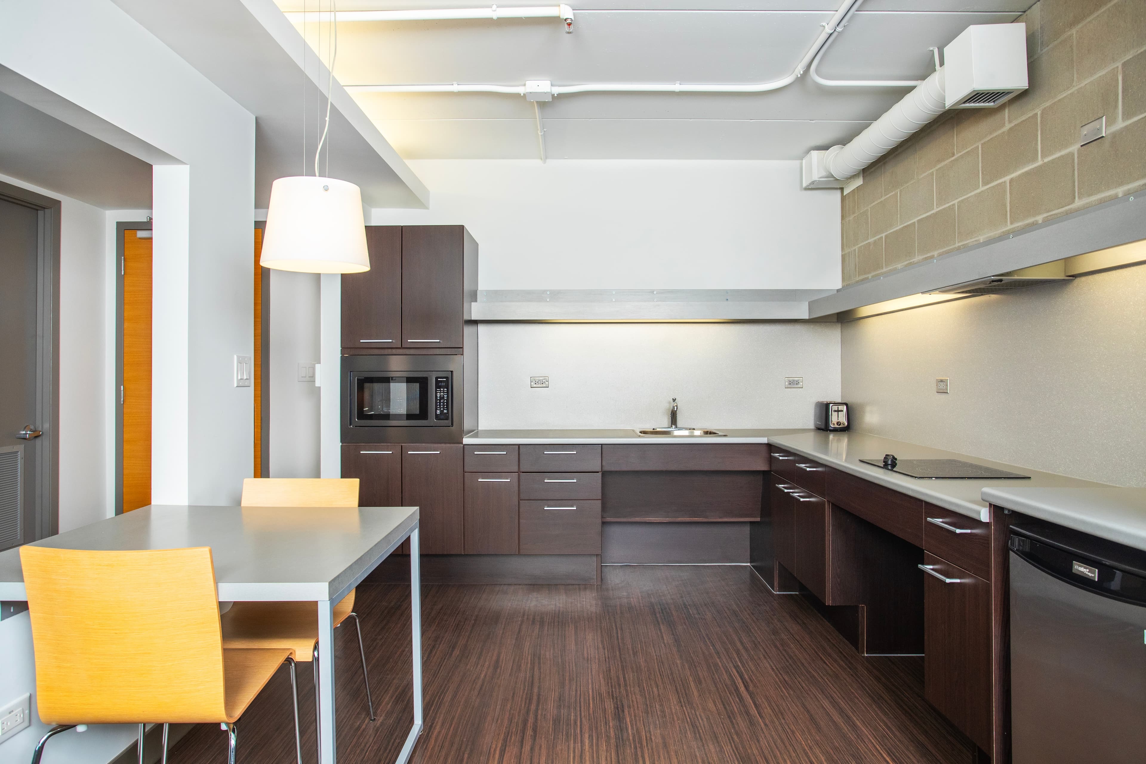 Barker Suites Southport - Image 4