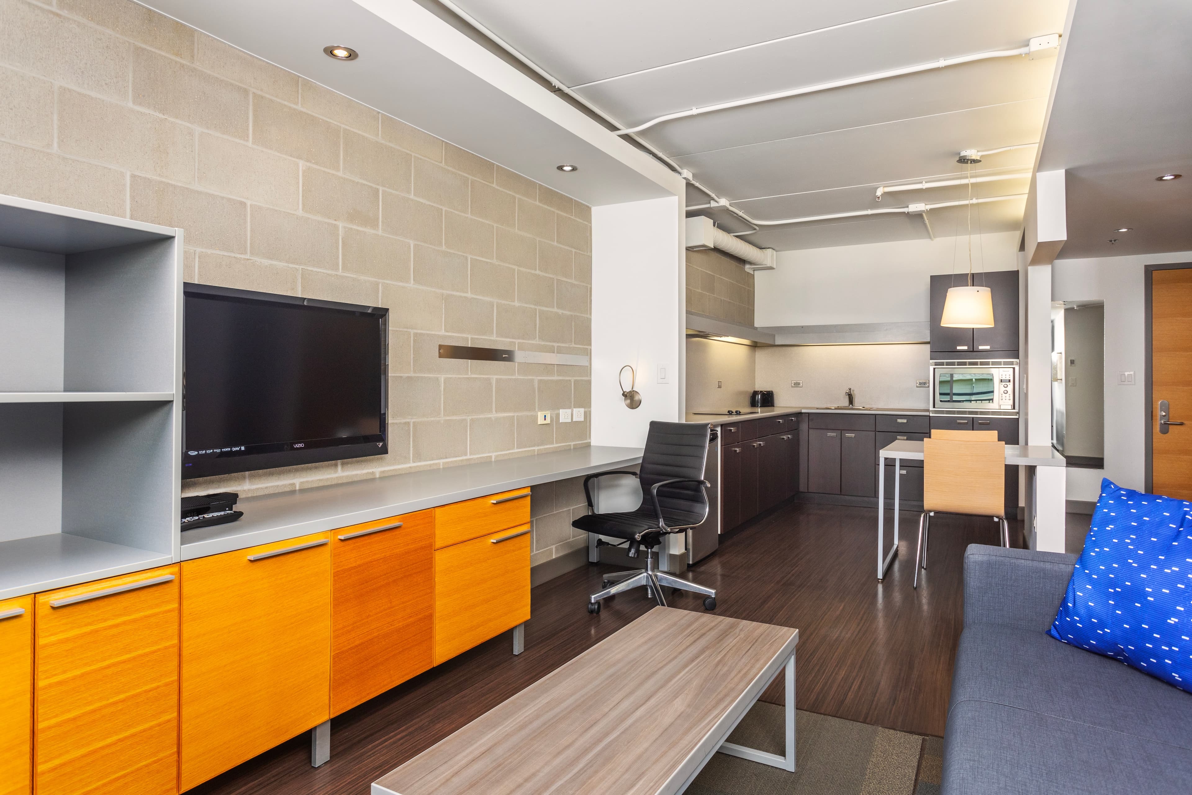 Barker Suites Southport — 10