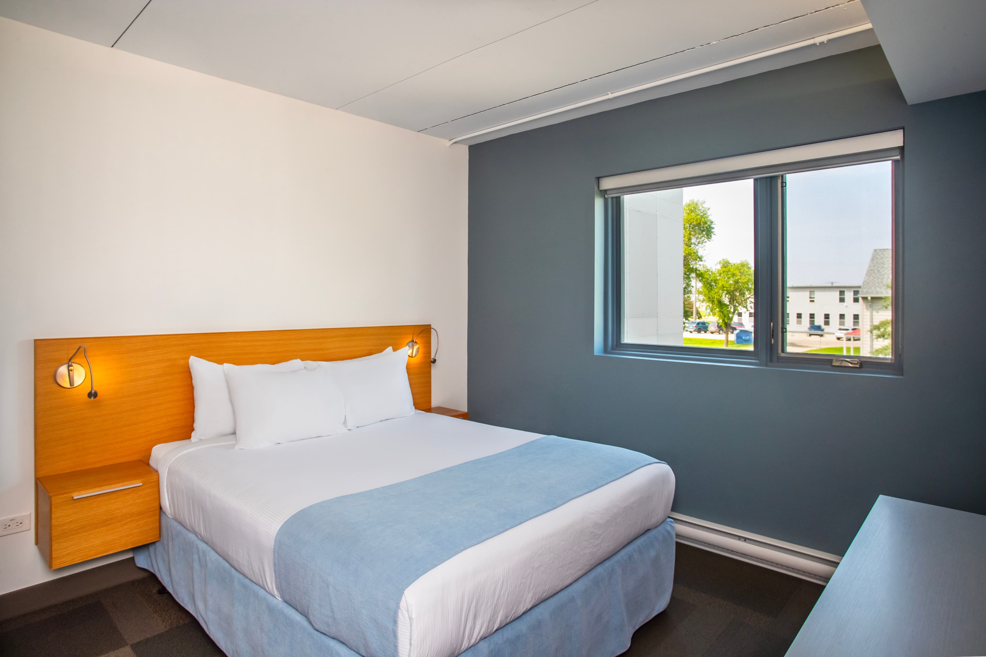 Barker Suites Southport - Image 5