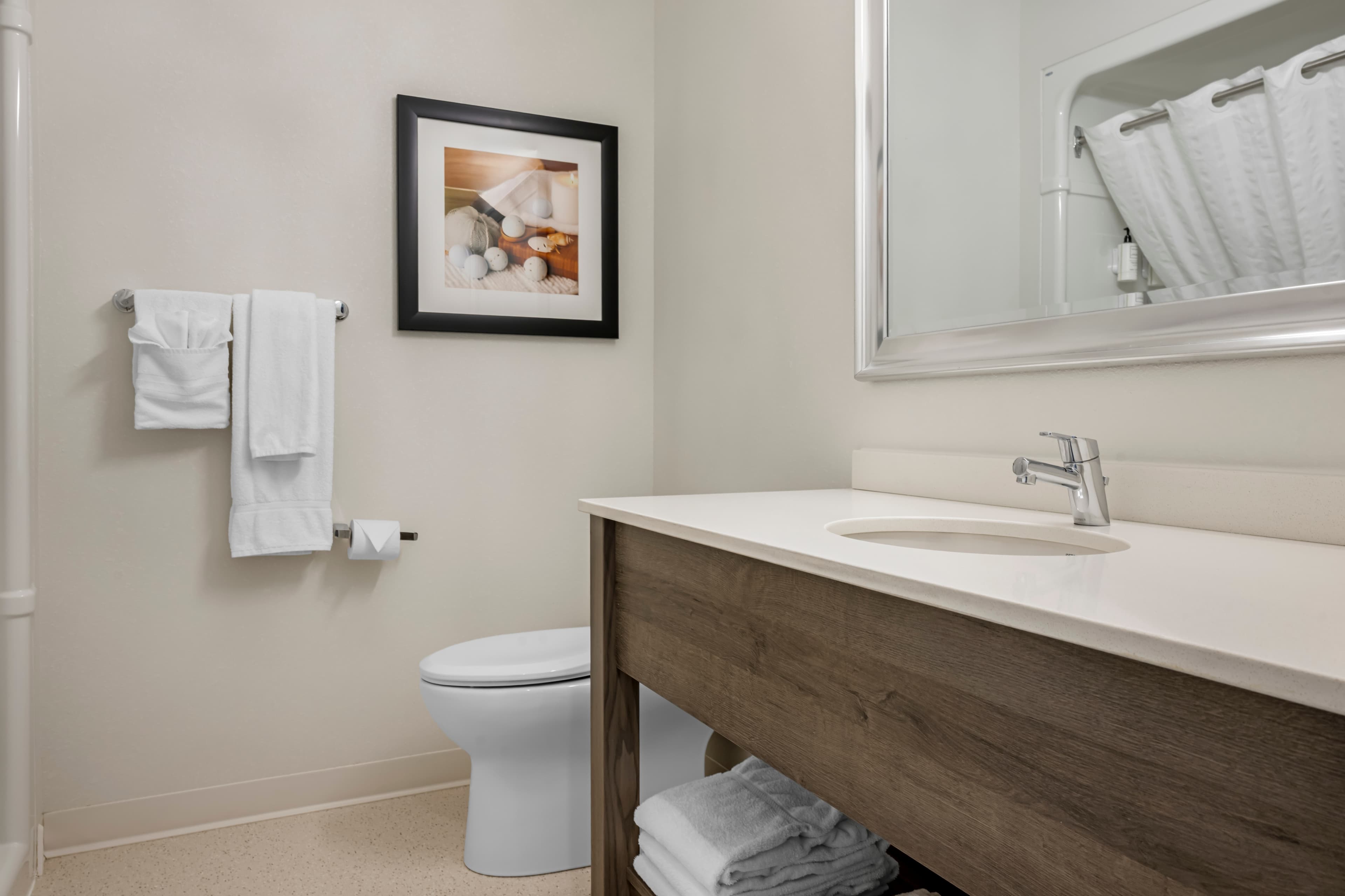 Amsterdam Inn & Suites, an Ascend Collection Hotel — 9