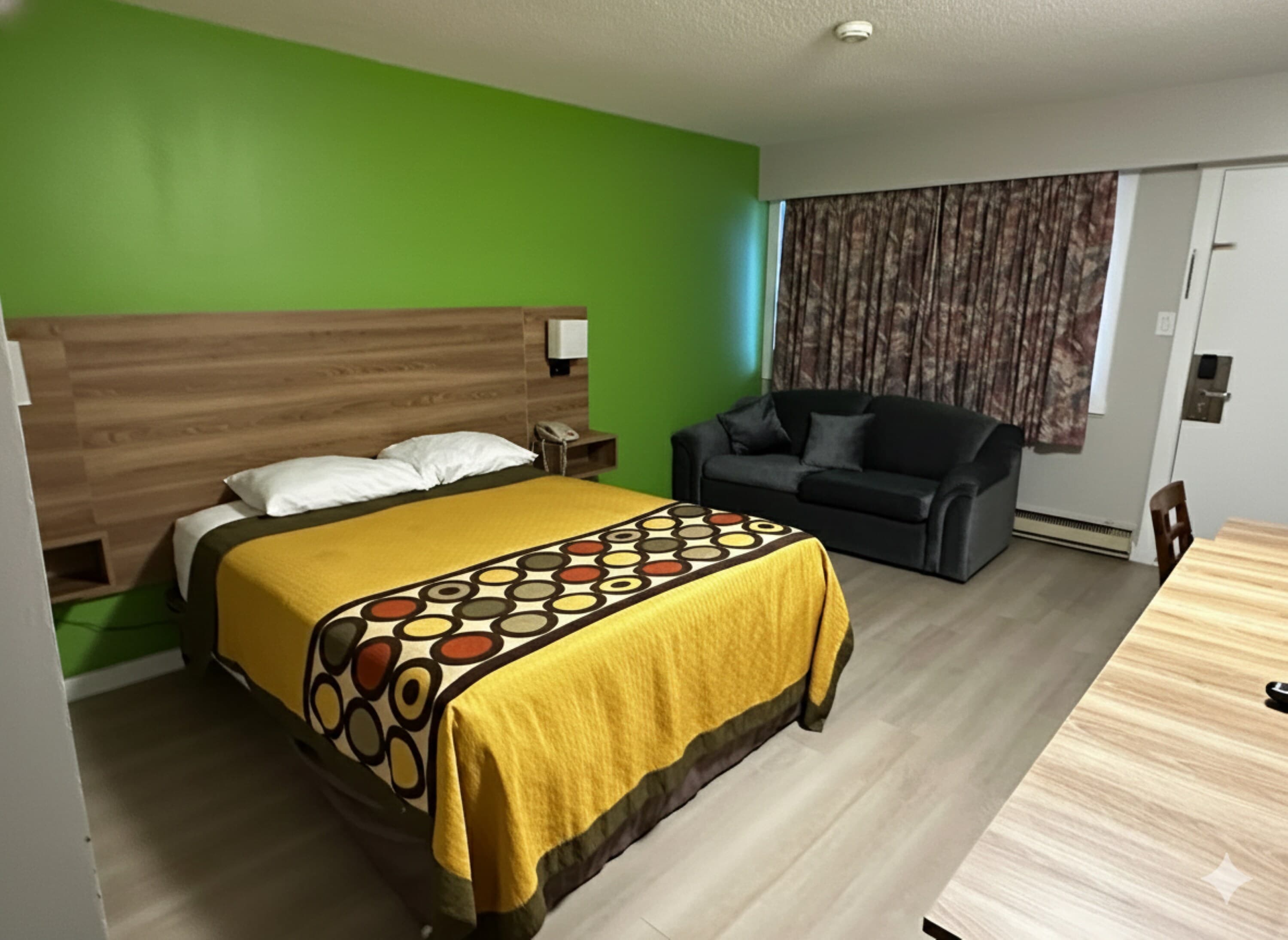 Quesnel Inn - Image 2