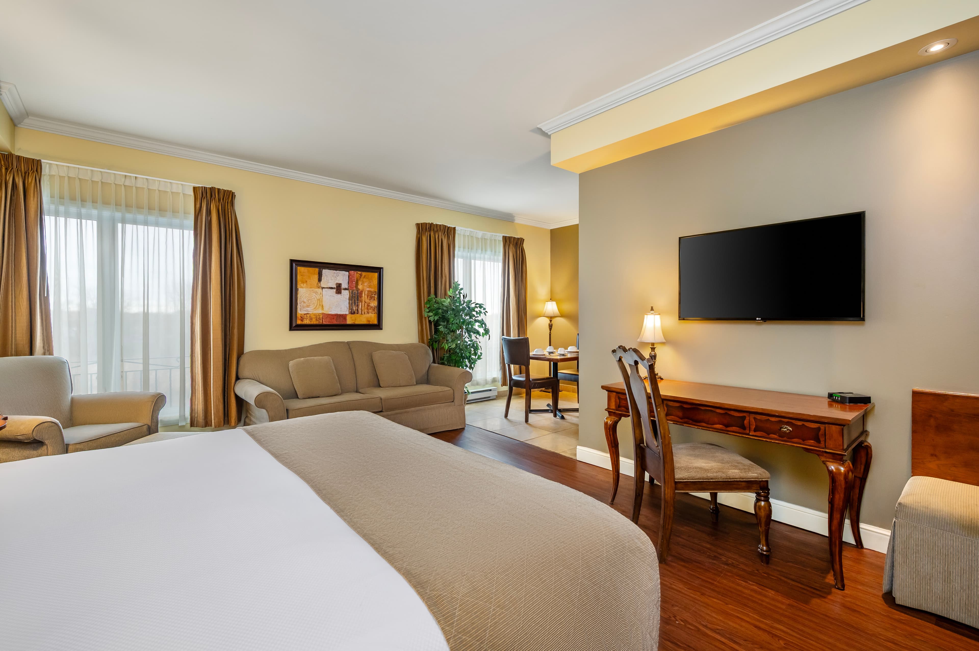 Hotel Brossard, an Ascend Collection Hotel - Image 2
