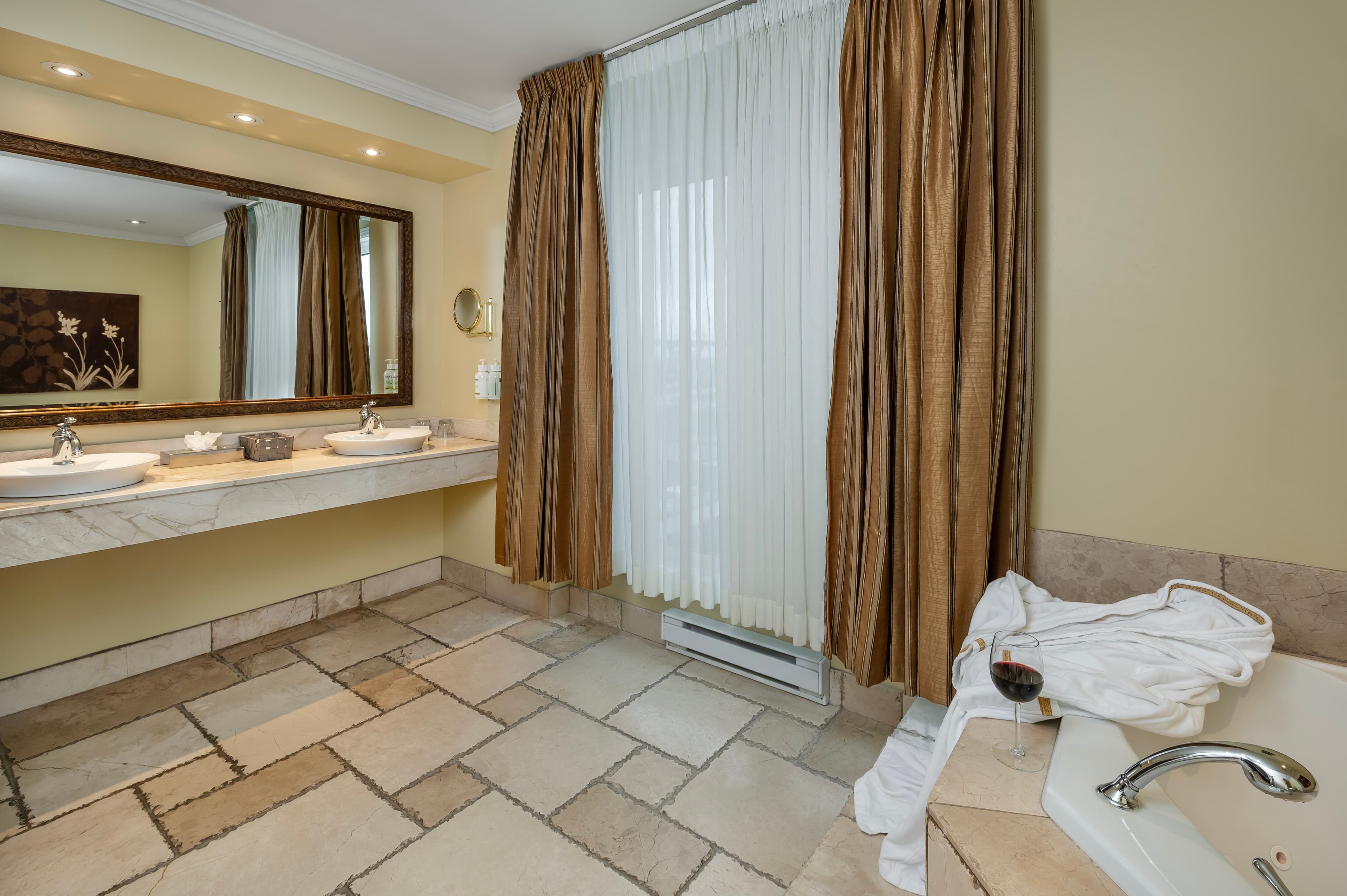Hotel Brossard, an Ascend Collection Hotel — 19