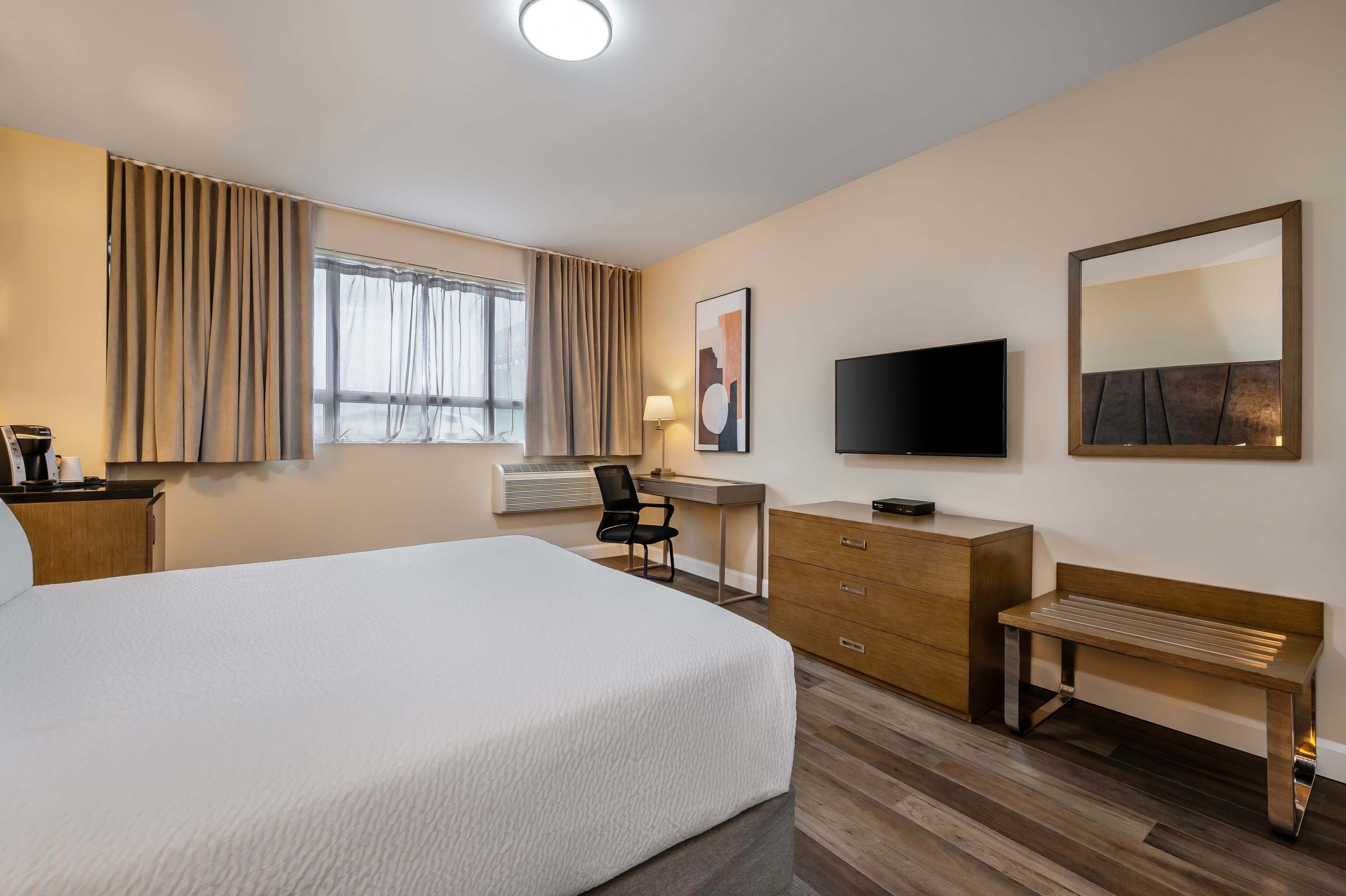 Hotel Montreal Metropolitan, an Ascend Collection Hotel - Image 3