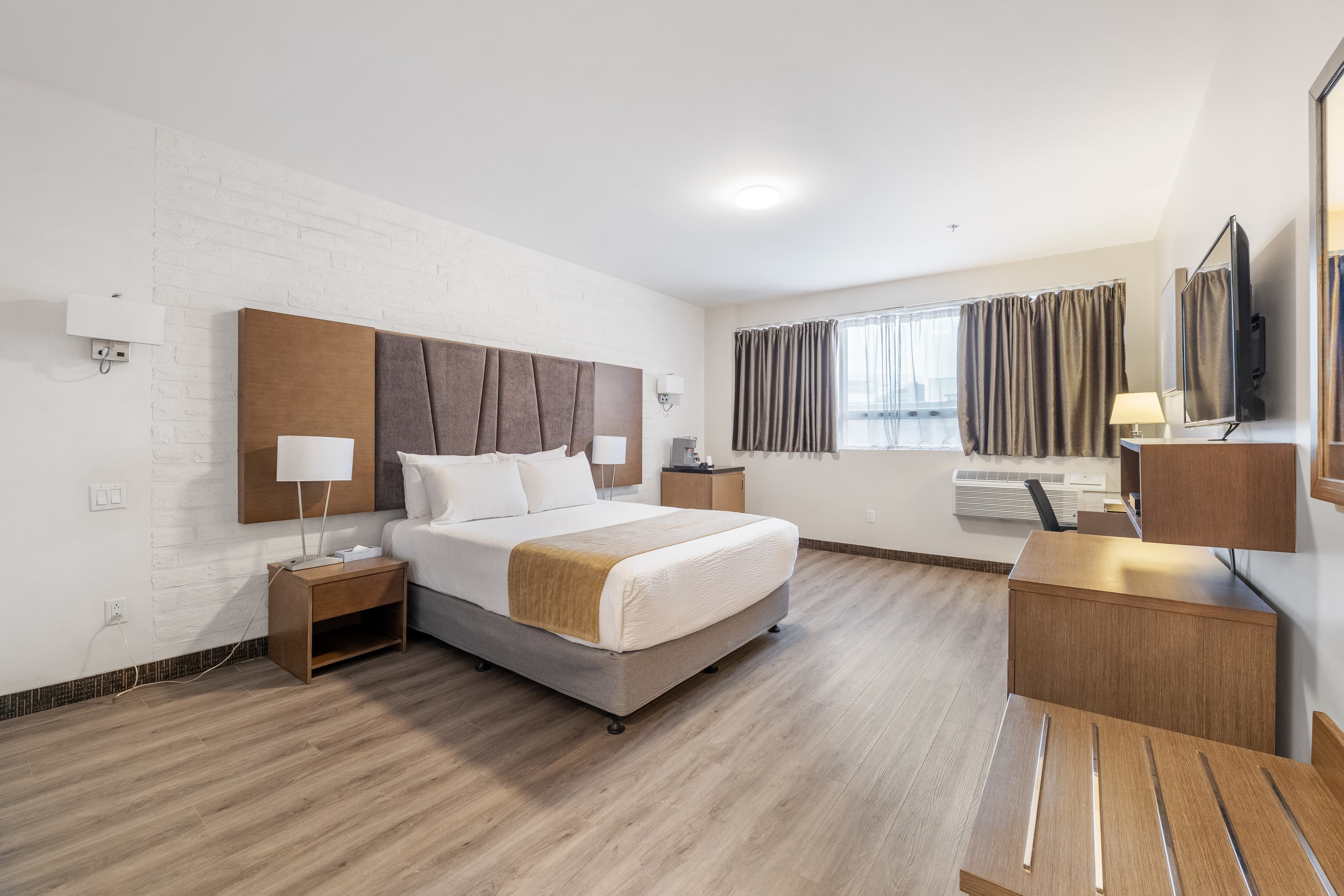 Hotel Montreal Metropolitan, an Ascend Collection Hotel - Image 2