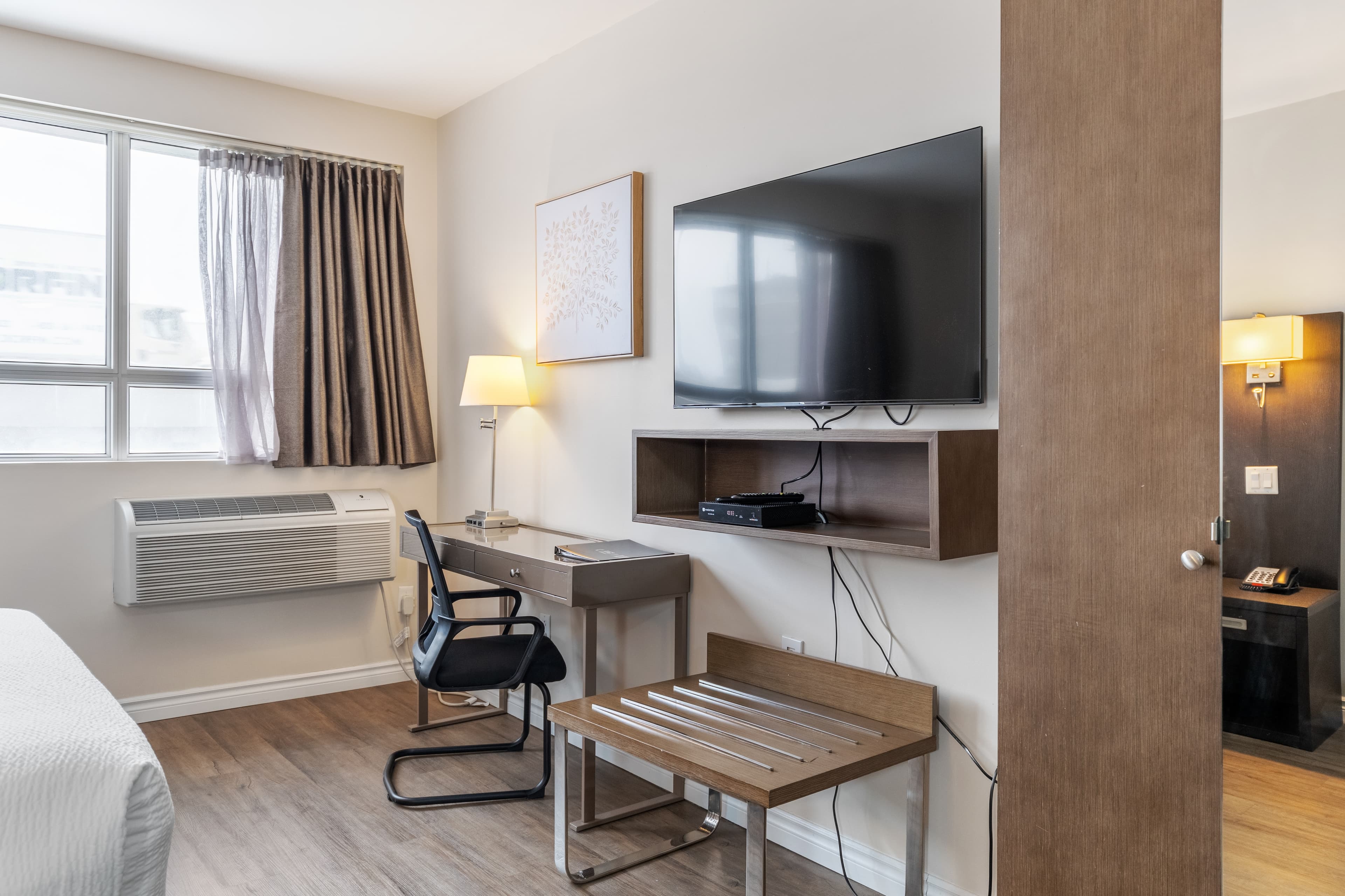 Hotel Montreal Metropolitan, an Ascend Collection Hotel — 12