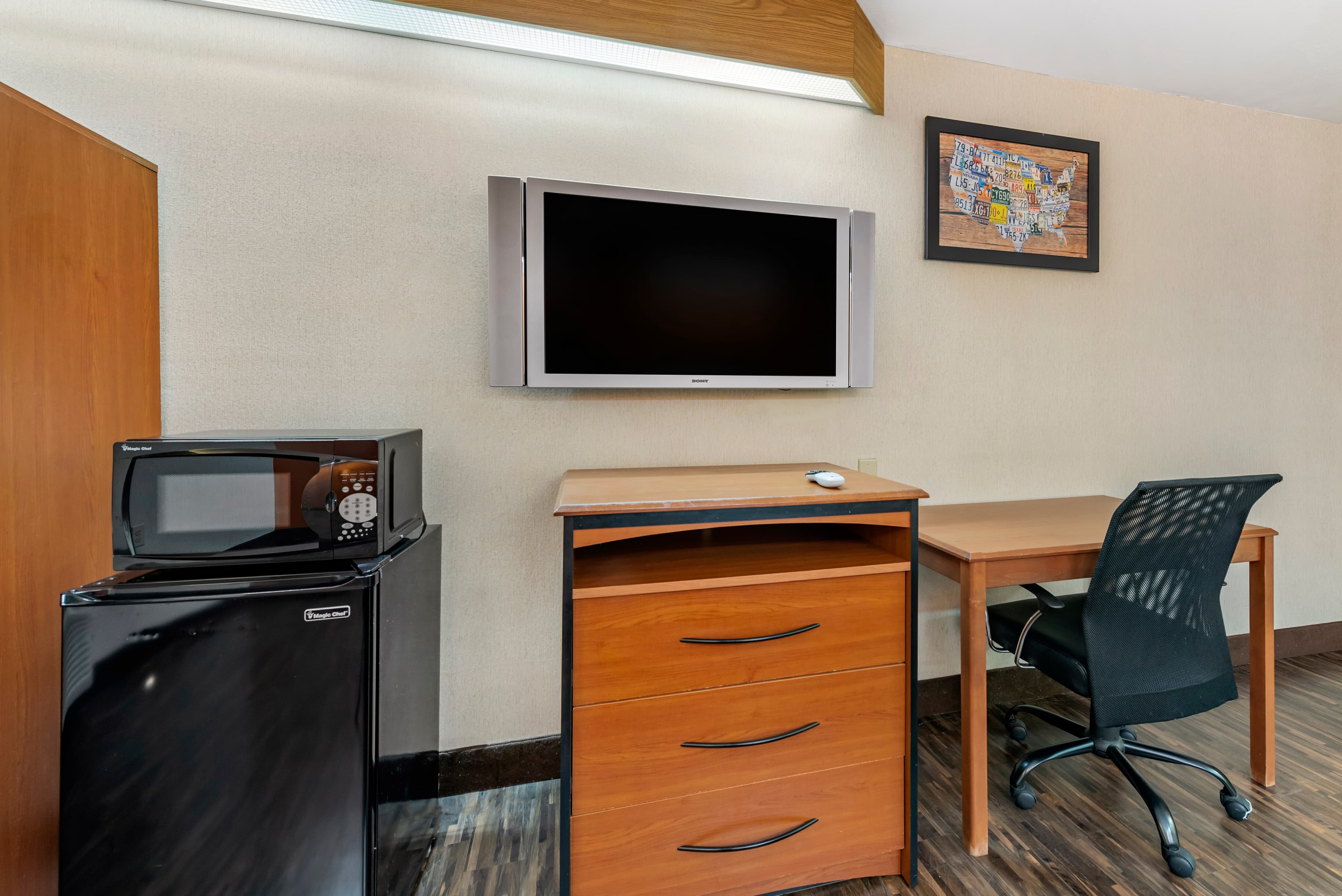 Econo Lodge North Academy — 12