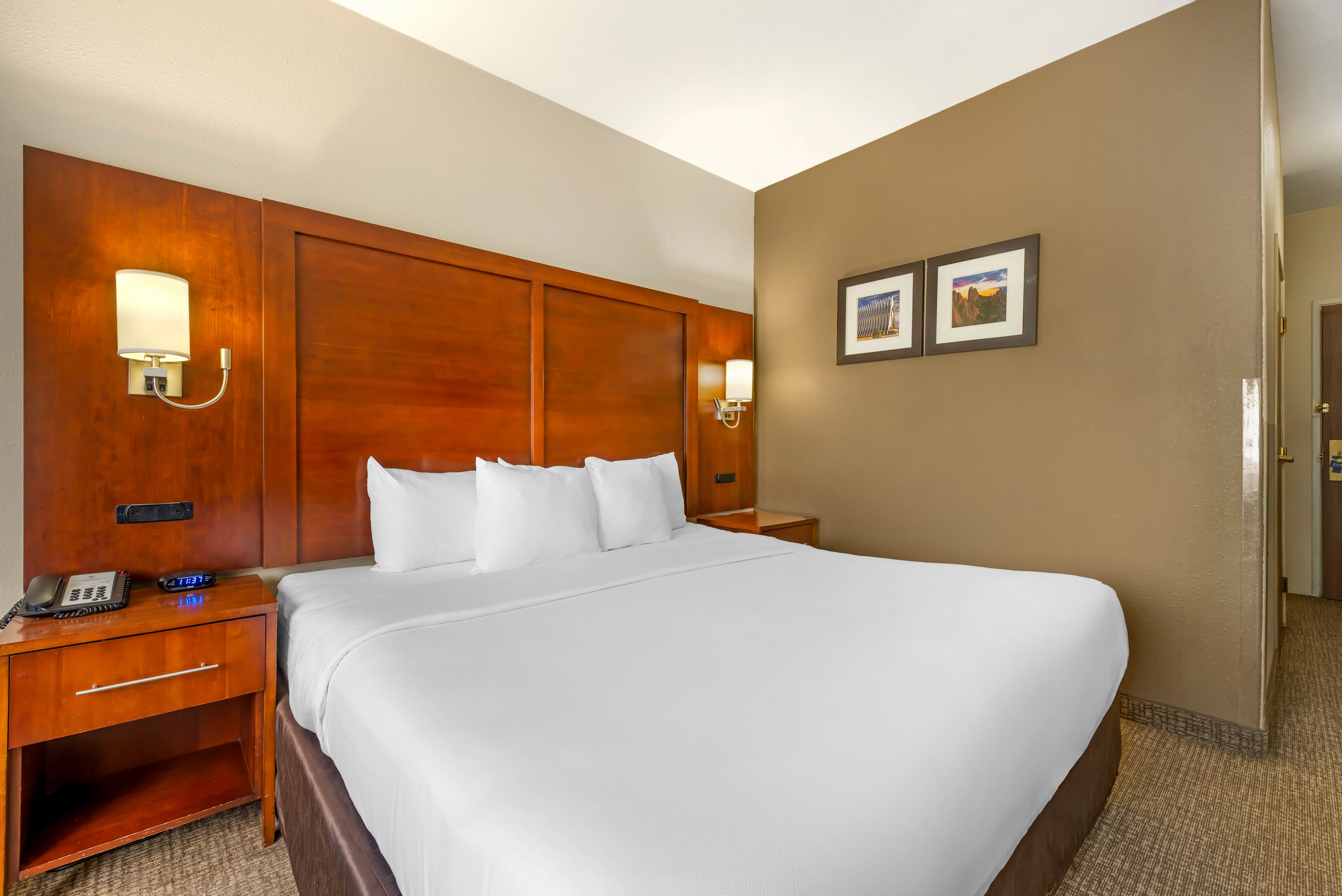 Comfort Inn North - Air Force Academy Area - Image 3